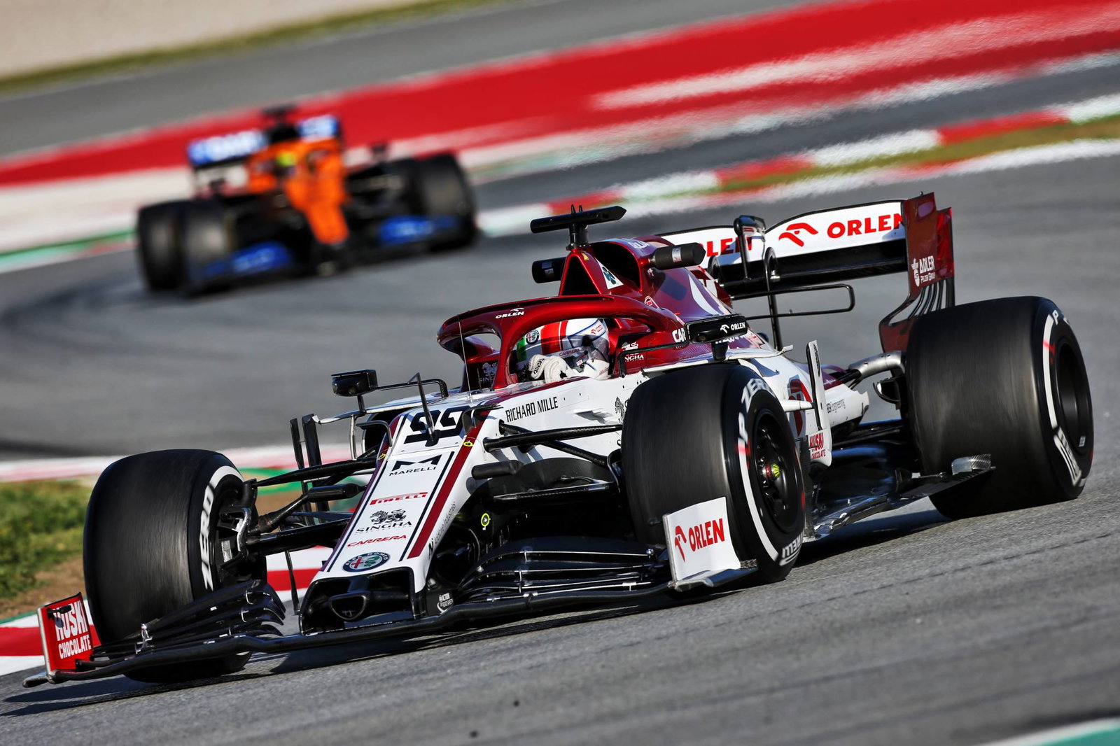 Vettel teases Ferrari’s pace as Hamilton breaks down in F1 testing