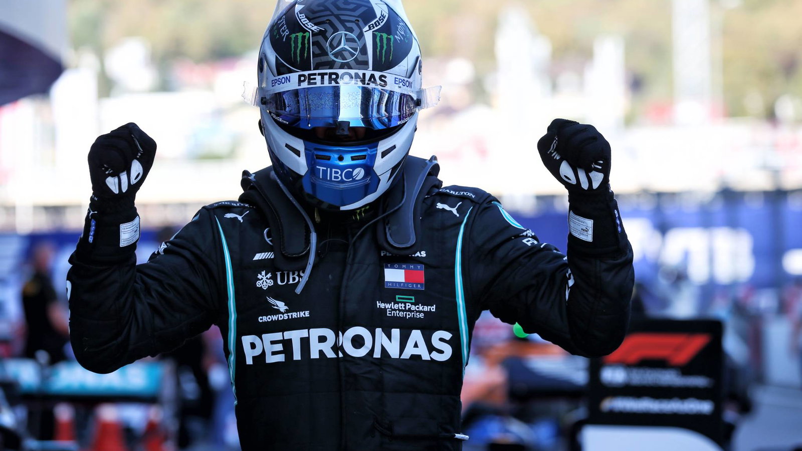 Race winner Valtteri Bottas (FIN) Mercedes AMG F1 celebrates in parc ferme.