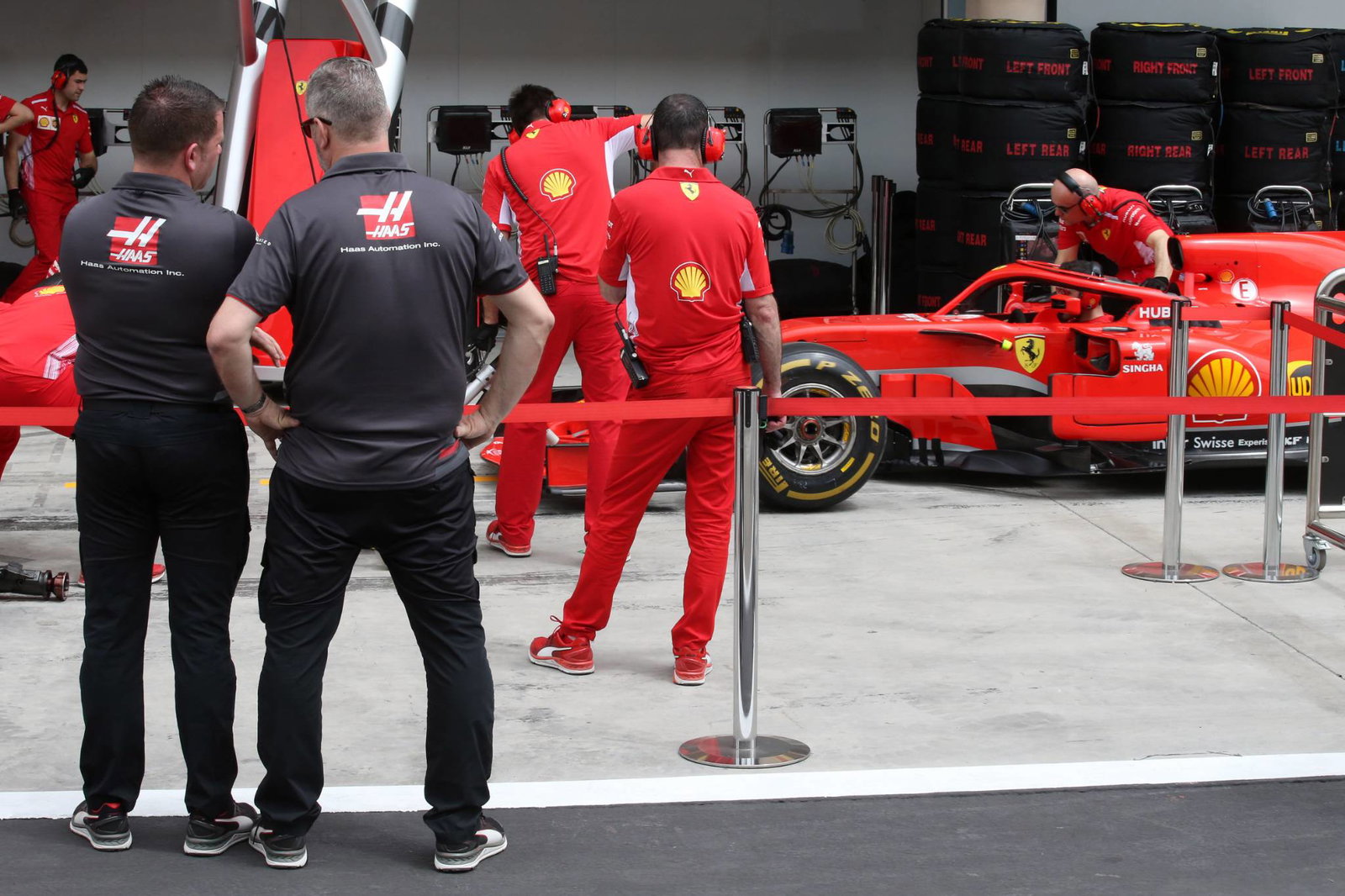 Daniel Ricciardo leads Bahrain F1 FP1 as issue sidelines Verstappen