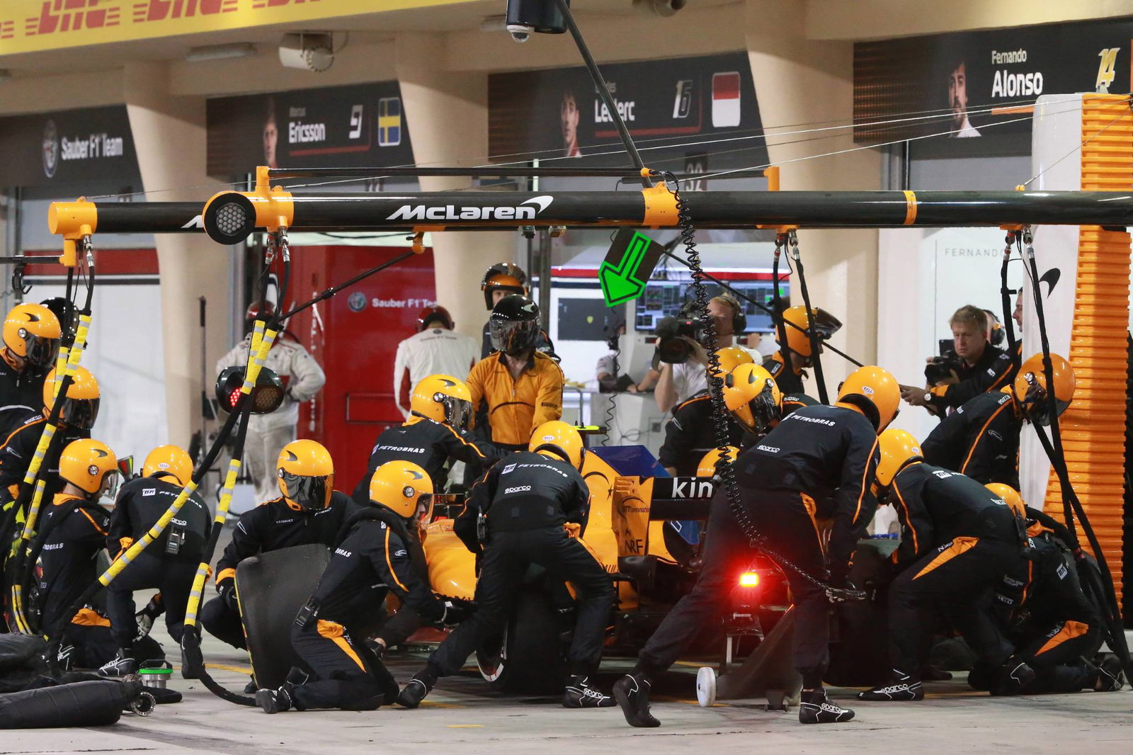 Lewis Hamilton optimis setelah latihan F1 China Friday yang produktif untuk Mercedes