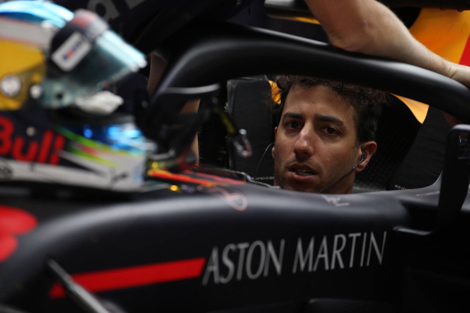 Sebastian Vettel leads China FP3 as Ricciardo suffers F1 engine failure