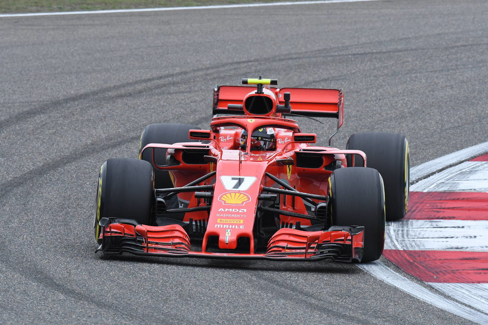 Vettel terkejut tetapi waspada dengan kesenjangan Ferrari dengan Mercedes
