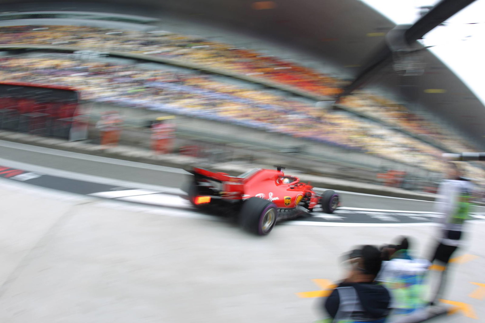 Vettel merebut posisi terdepan F1 China dari Raikkonen saat Ferrari mendominasi