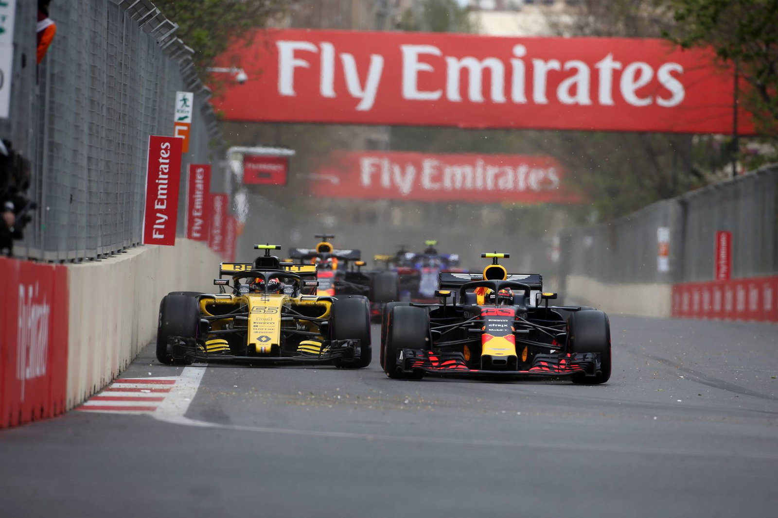 Carlos Sainz Jr. meragukan Verstappen memblokir langkah Red Bull F1 2019