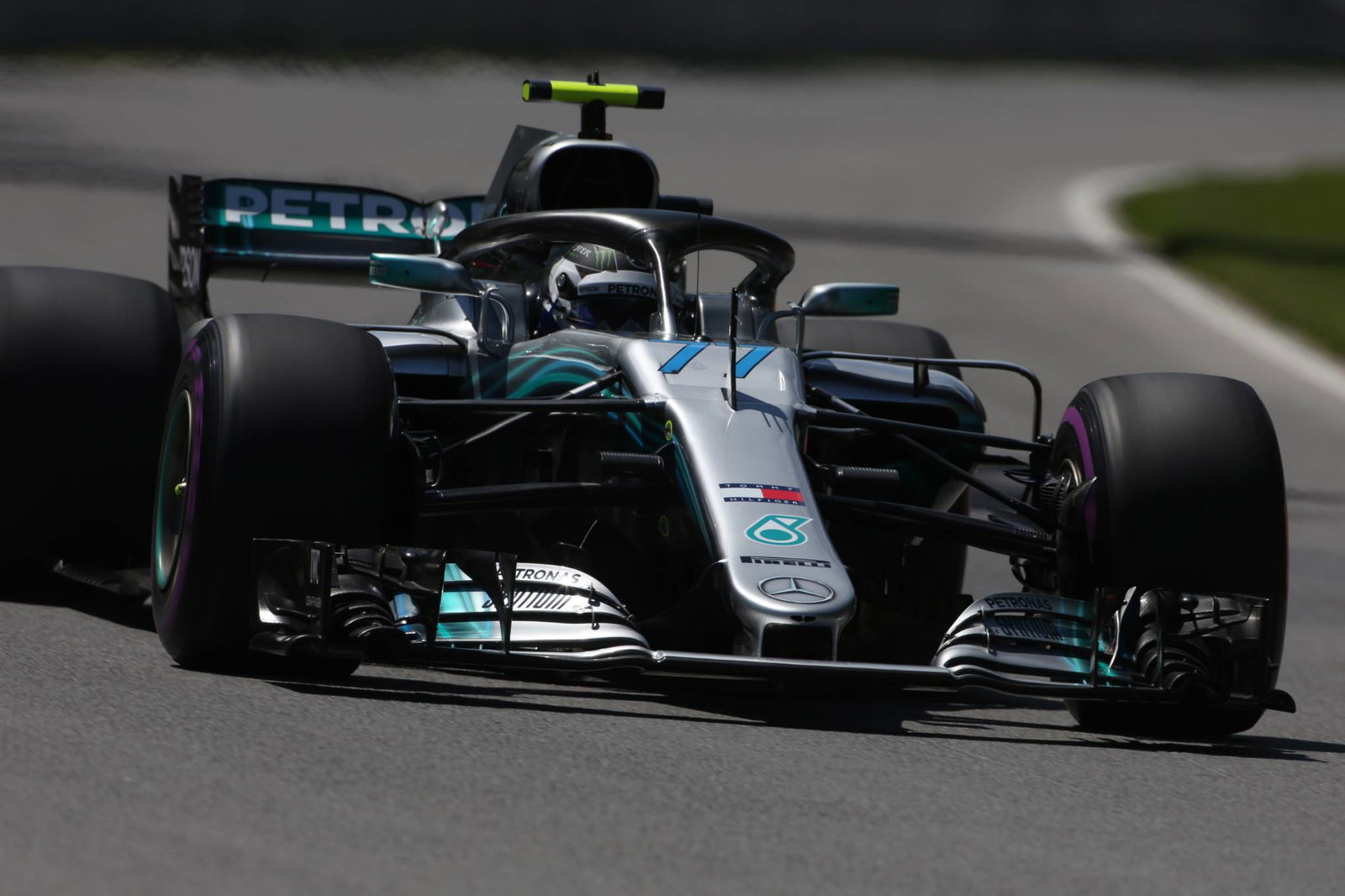 Hamilton: Mercedes shedding blood, sweat and tears to win F1 title