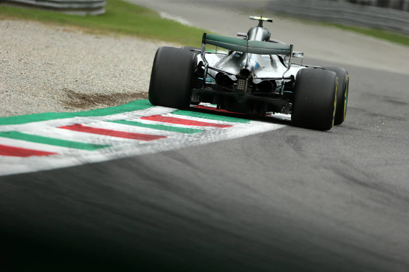 When is the Formula 1 Singapore Grand Prix and how can I watch it