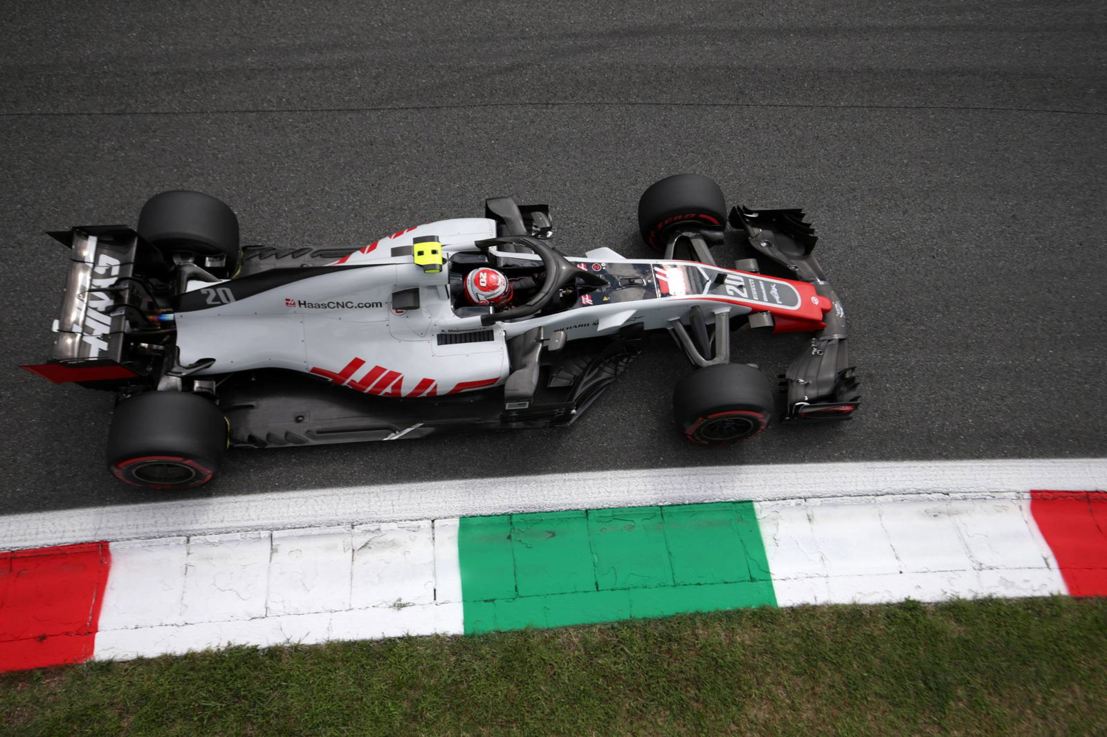 Alonso hits out at Magnussen over ‘not very clever’ qualifying scrap