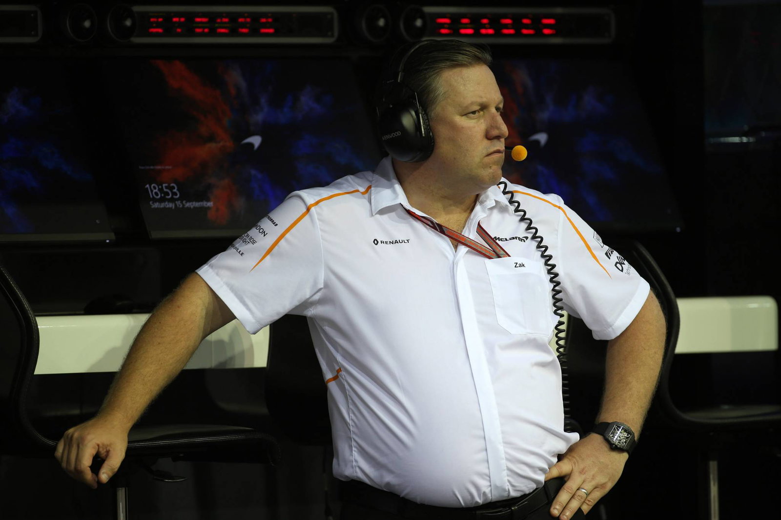 Zak Brown membantah McLaren menghentikan pengembangan mobil F1 2018 pada Mei