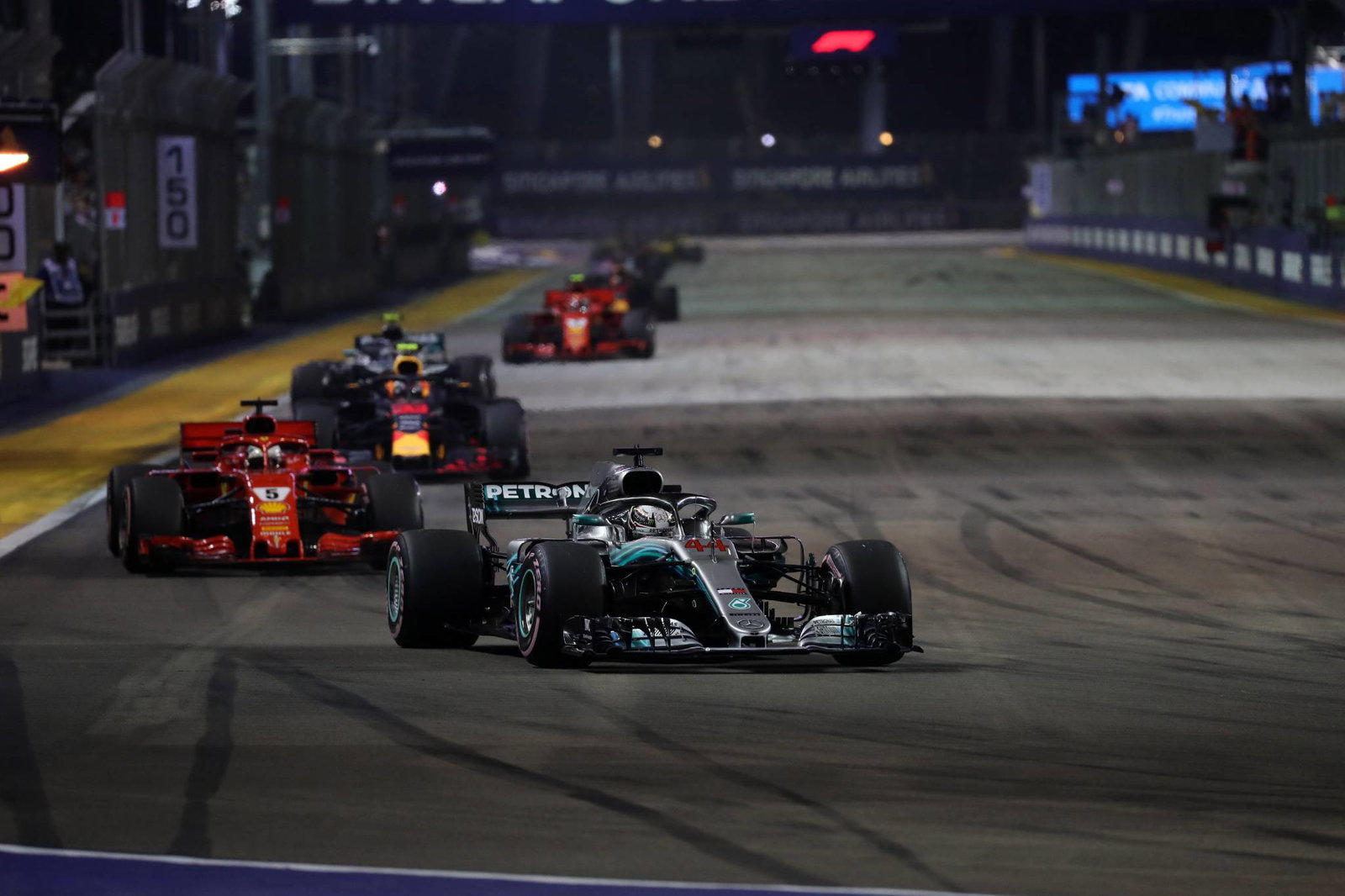 Hamilton takes controlled Singapore win to extend F1 championship lead
