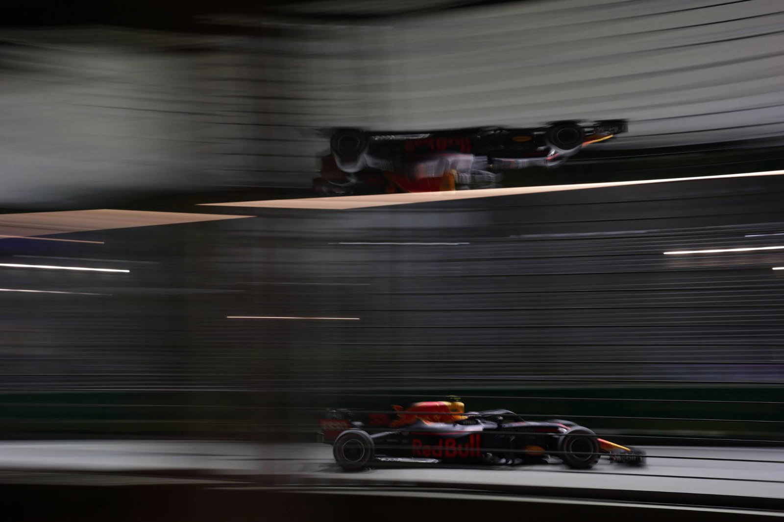 Hamilton explains how ‘overdelivering’ Mercedes keep finding gains