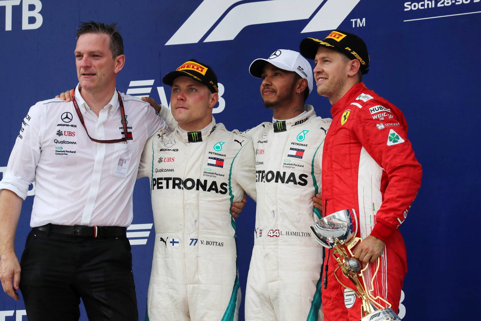 Hamilton dianggap memberikan posisi terdepan kembali kepada Bottas