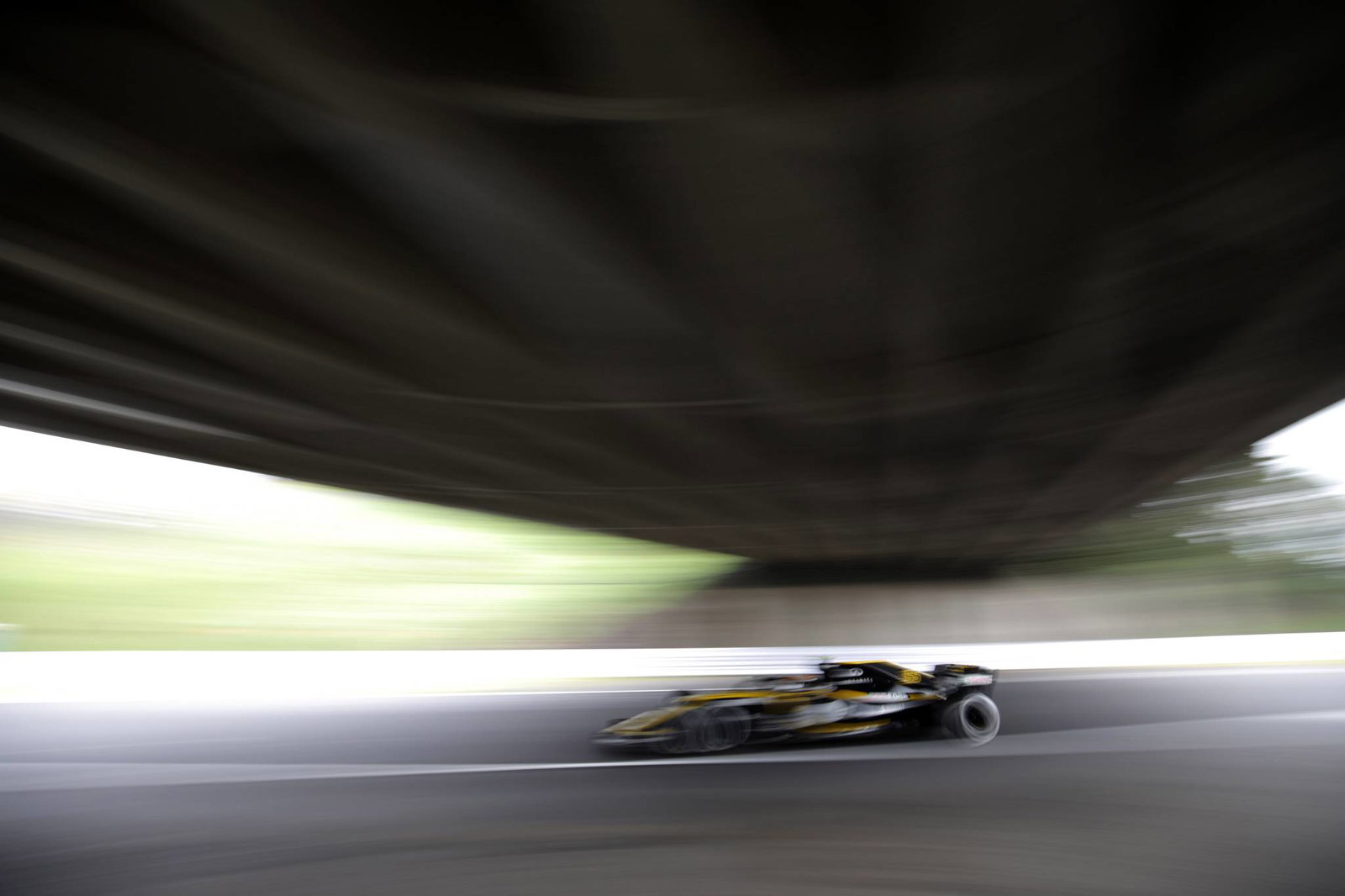 Lewis Hamilton completes Japan F1 practice sweep in rain-hit FP3