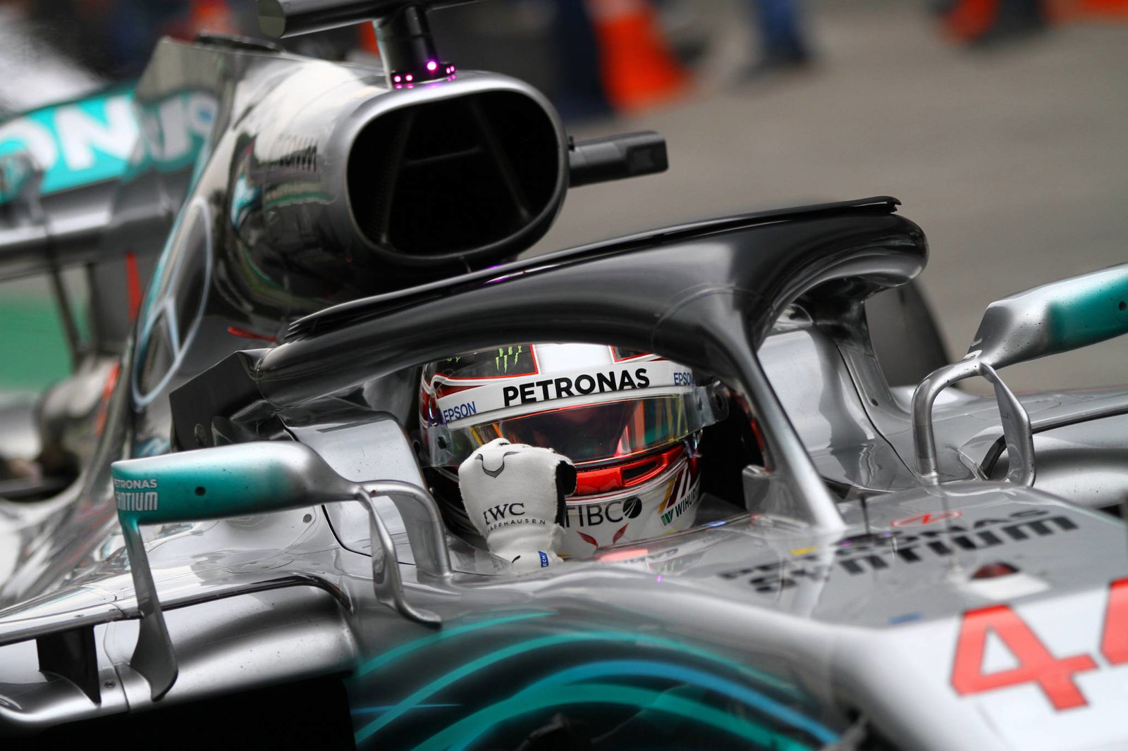 Mercedes memenangkan gelar F1 konstruktor kelima berturut-turut di Brasil