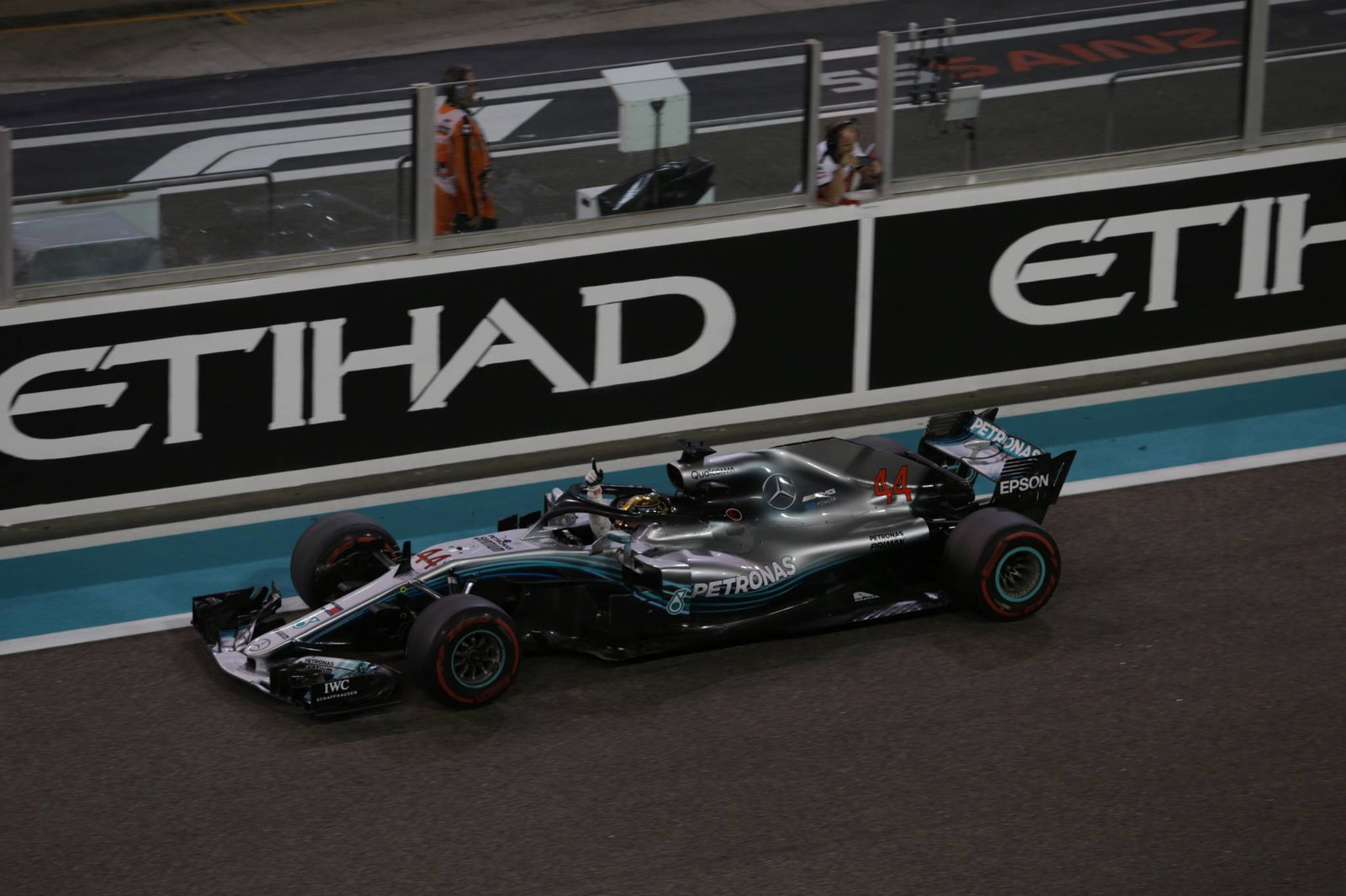 Hamilton tidak termotivasi dengan mengejar rekor F1 Schumacher, kata Button