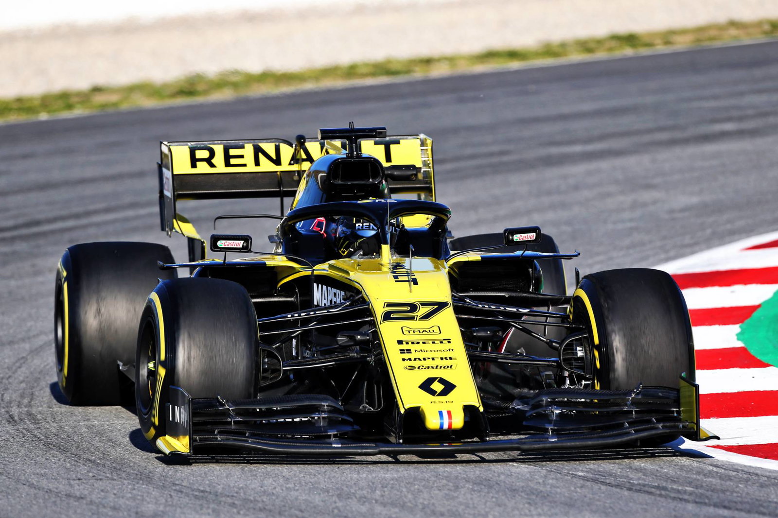 Renault expects 2019 F1 rule changes to result in “super close” grid
