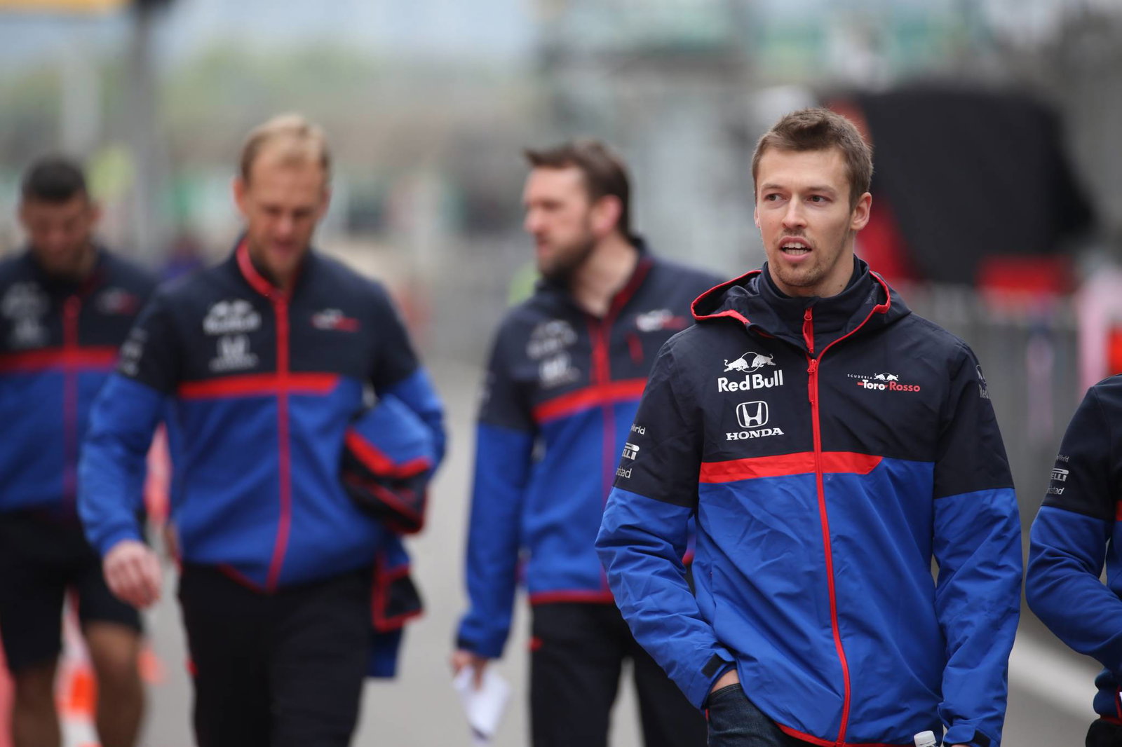 Honda mengganti unit tenaga pada mobil Kvyat setelah China FP1