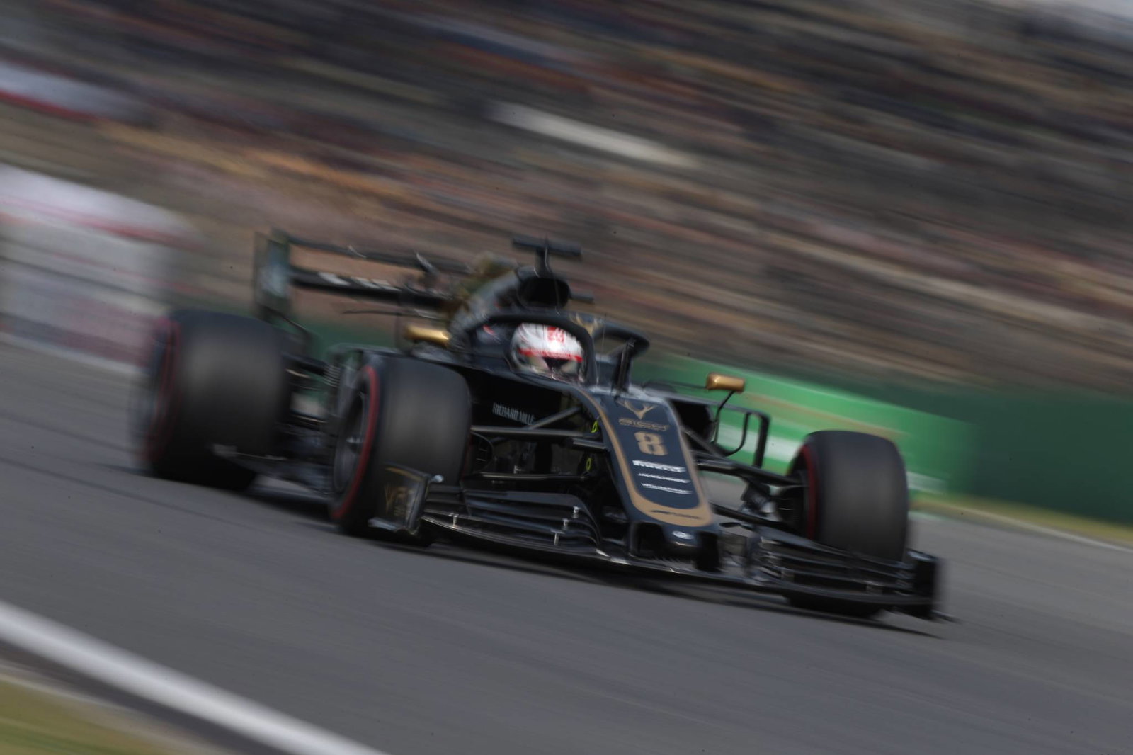 Ferrari menghadapi 'momen penting' di Baku setelah kesulitan di awal musim