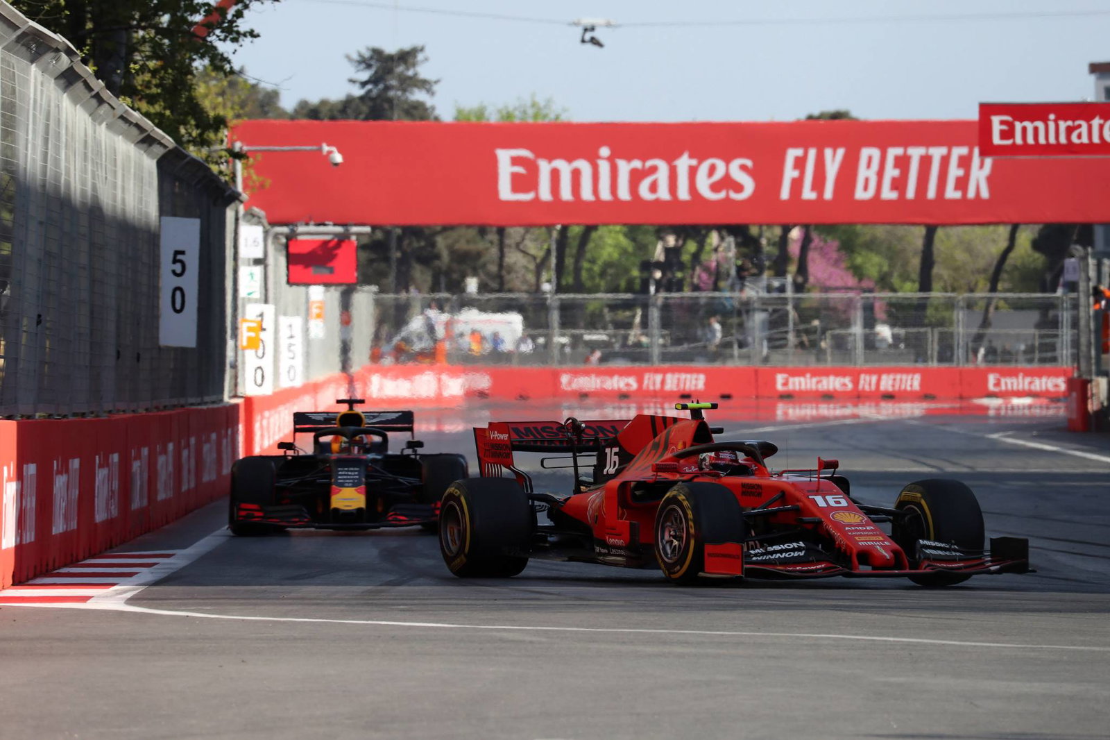 Ricciardo apologies to Kvyat for ‘panic’ clash