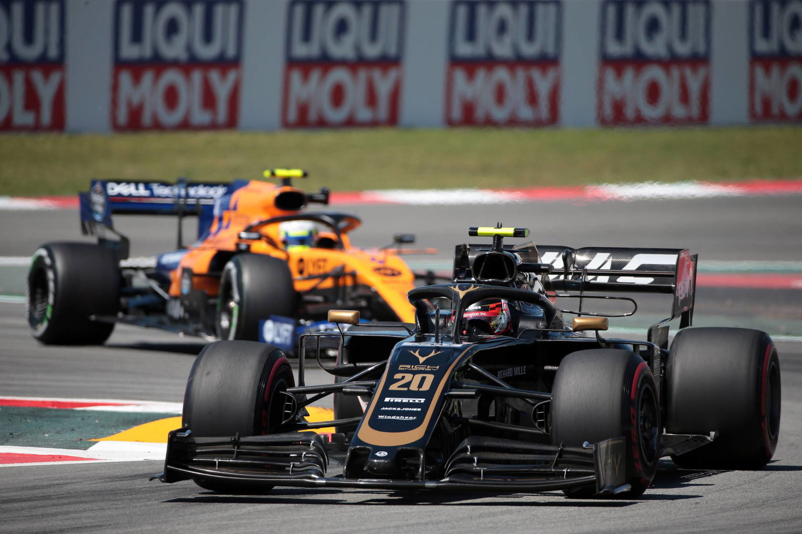 Red Bull changes Verstappen's Honda power unit after FP1 oil leak