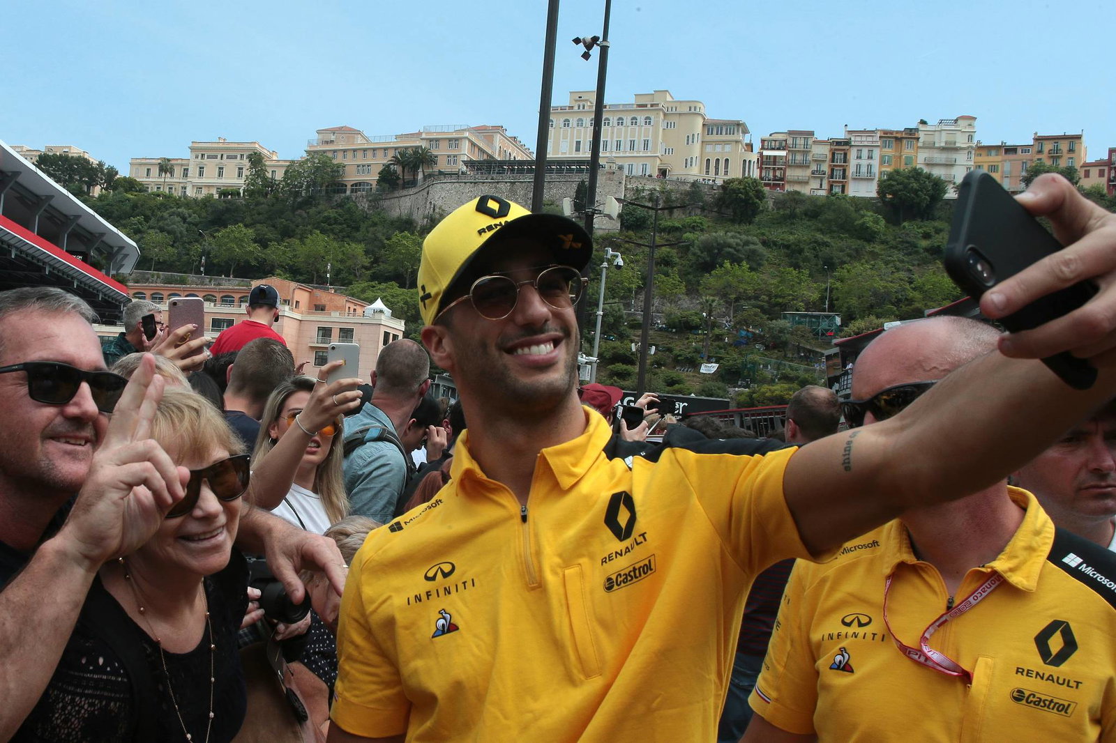 Mercedes to run red Halo on F1 cars as tribute to Niki Lauda