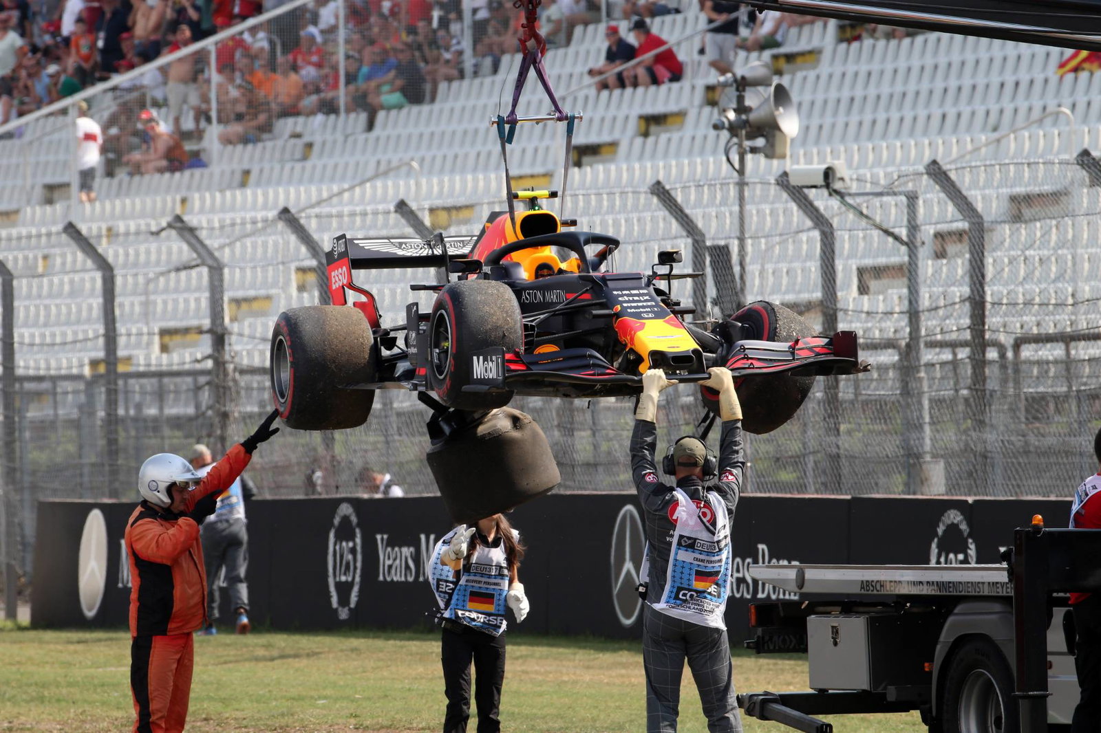 Vettel mengatakan membandingkan Mick Schumacher dengan ayah Michael 'tidak adil'