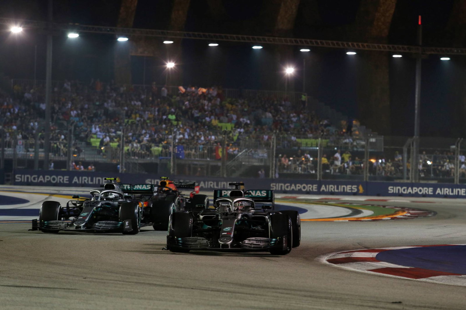 Lewis Hamilton: Mercedes could have “easily won” with undercut ‘risk’