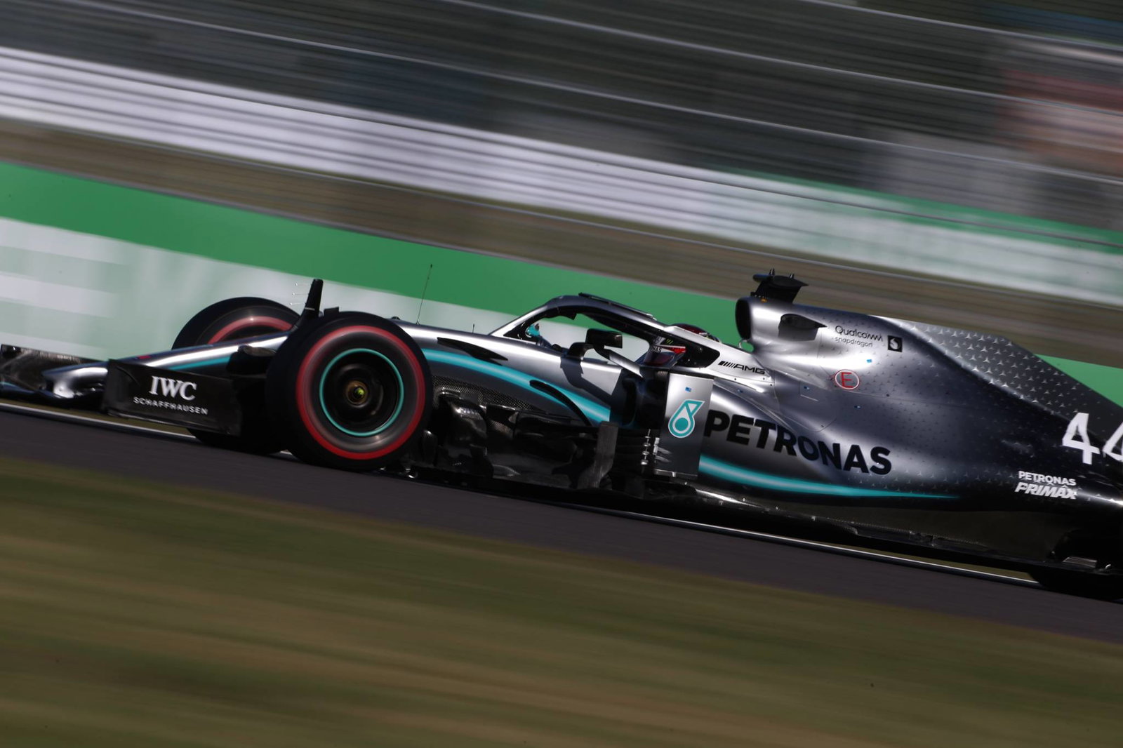 Mercedes dedicates sixth straight F1 title triumph to Niki Lauda