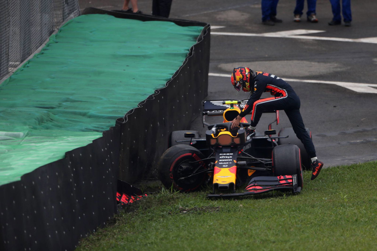 Max Verstappen: Sulit untuk mengatakan di mana Red Bull berdiri setelah hari Jumat yang 'berantakan'