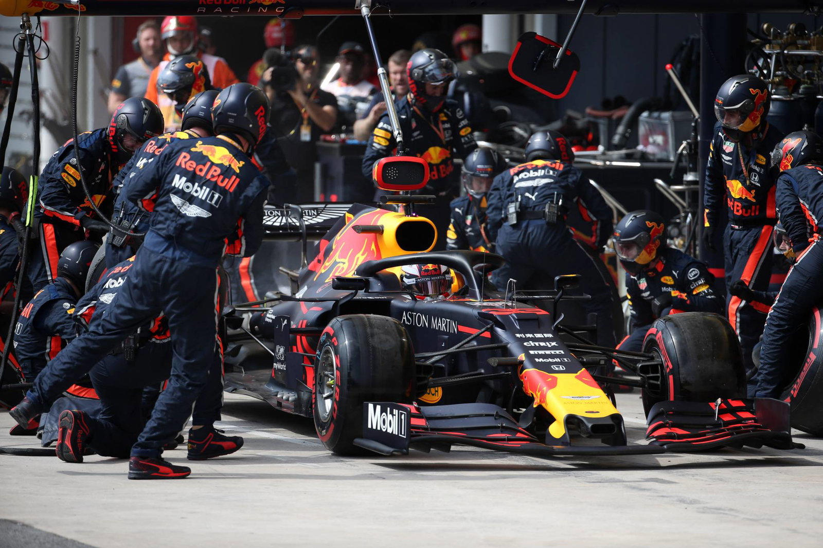 Lack of battery left Hamilton a “sitting duck” against Verstappen