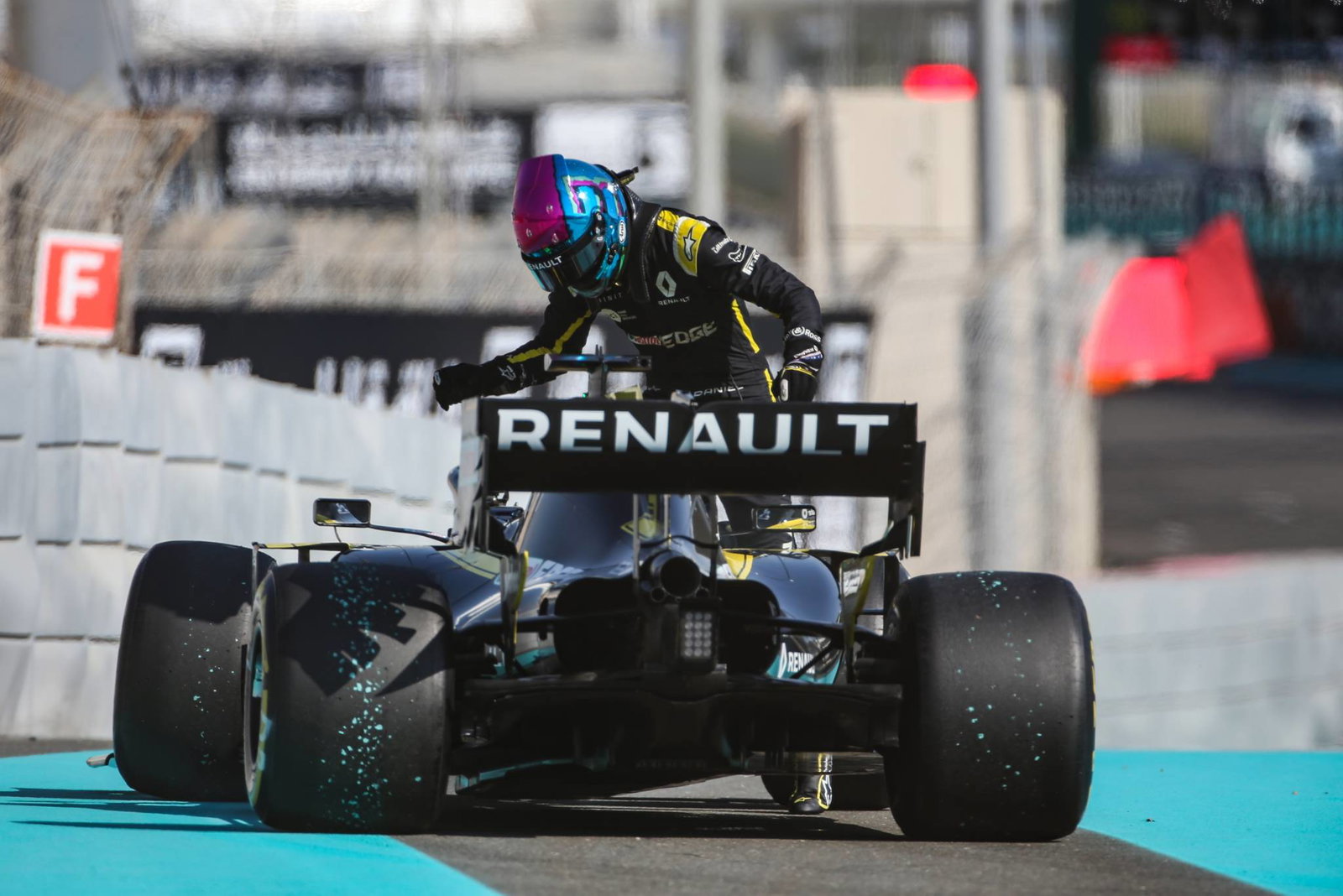 Sebastian Vettel admits he ‘got lucky’ in Abu Dhabi FP1 crash