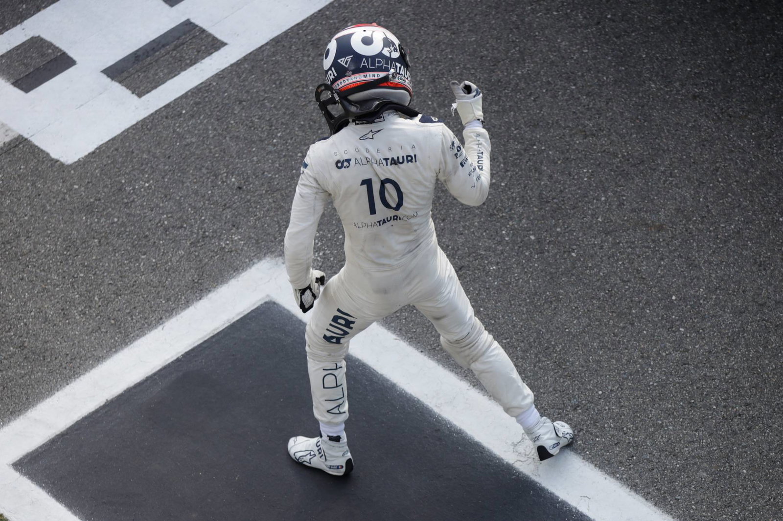 Juara F1 Lewis Hamilton mendirikan tim balap X44 Extreme E.