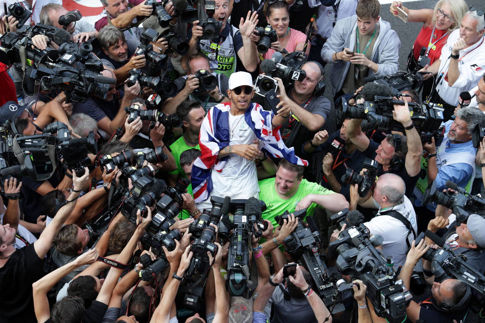 F1: Vettel congratulates Hamilton on title win, regrets not having raced him more