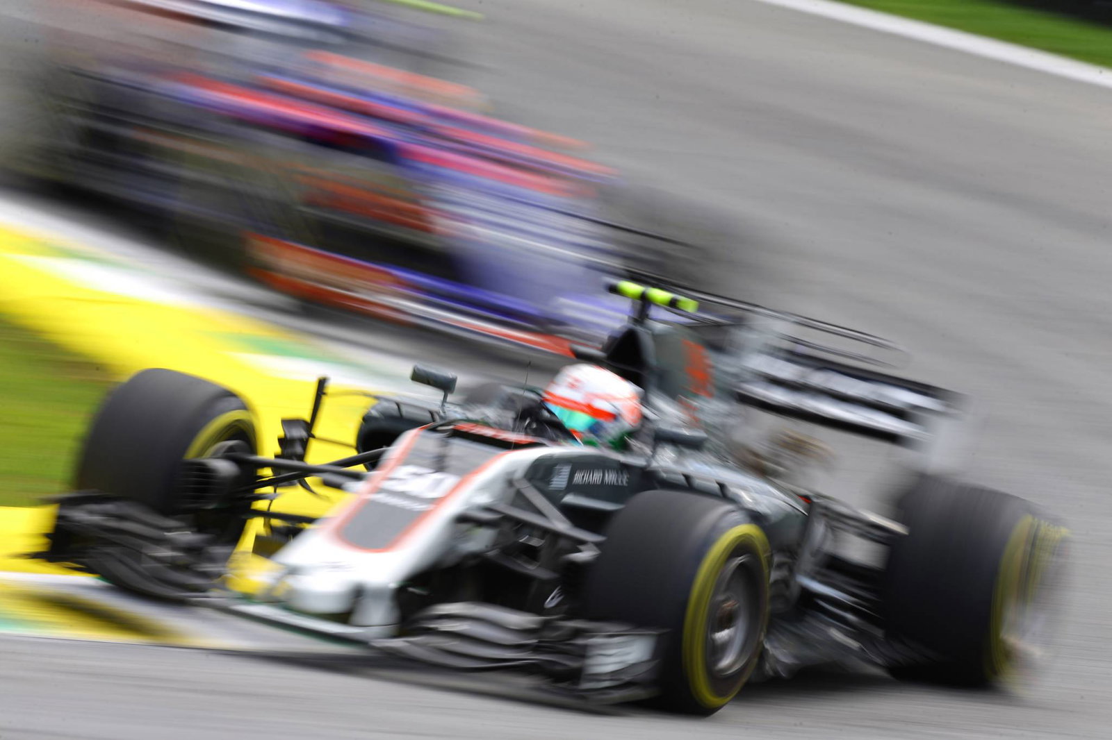 VIDEO: Massa team-mate fights rival in Brazilian karting race