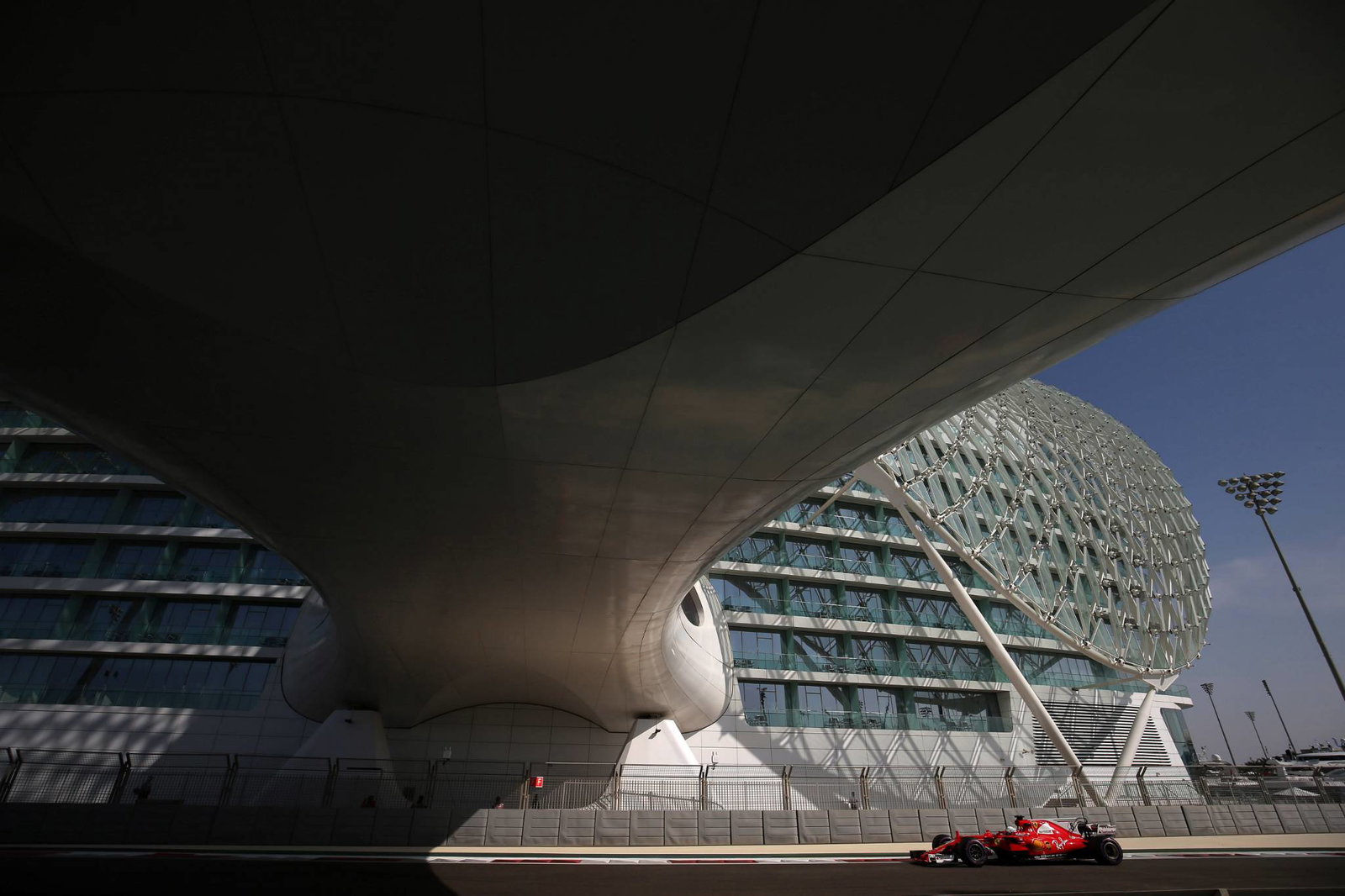 F1 Abu Dhabi GP: Ricciardo gives Grosjean the finger in “heat of the moment”