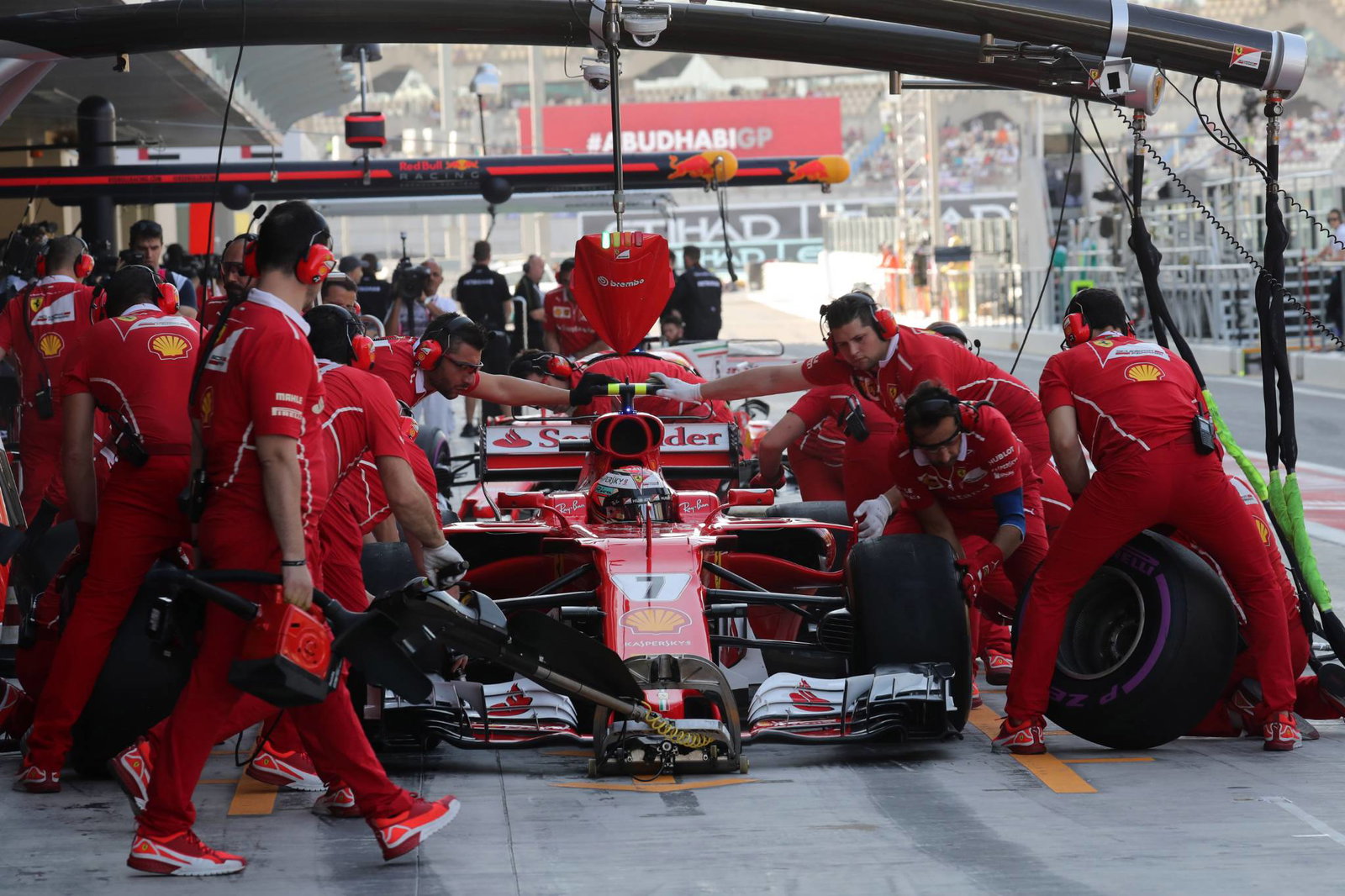 Ricciardo will assess “who has the best car” before deciding F1 future