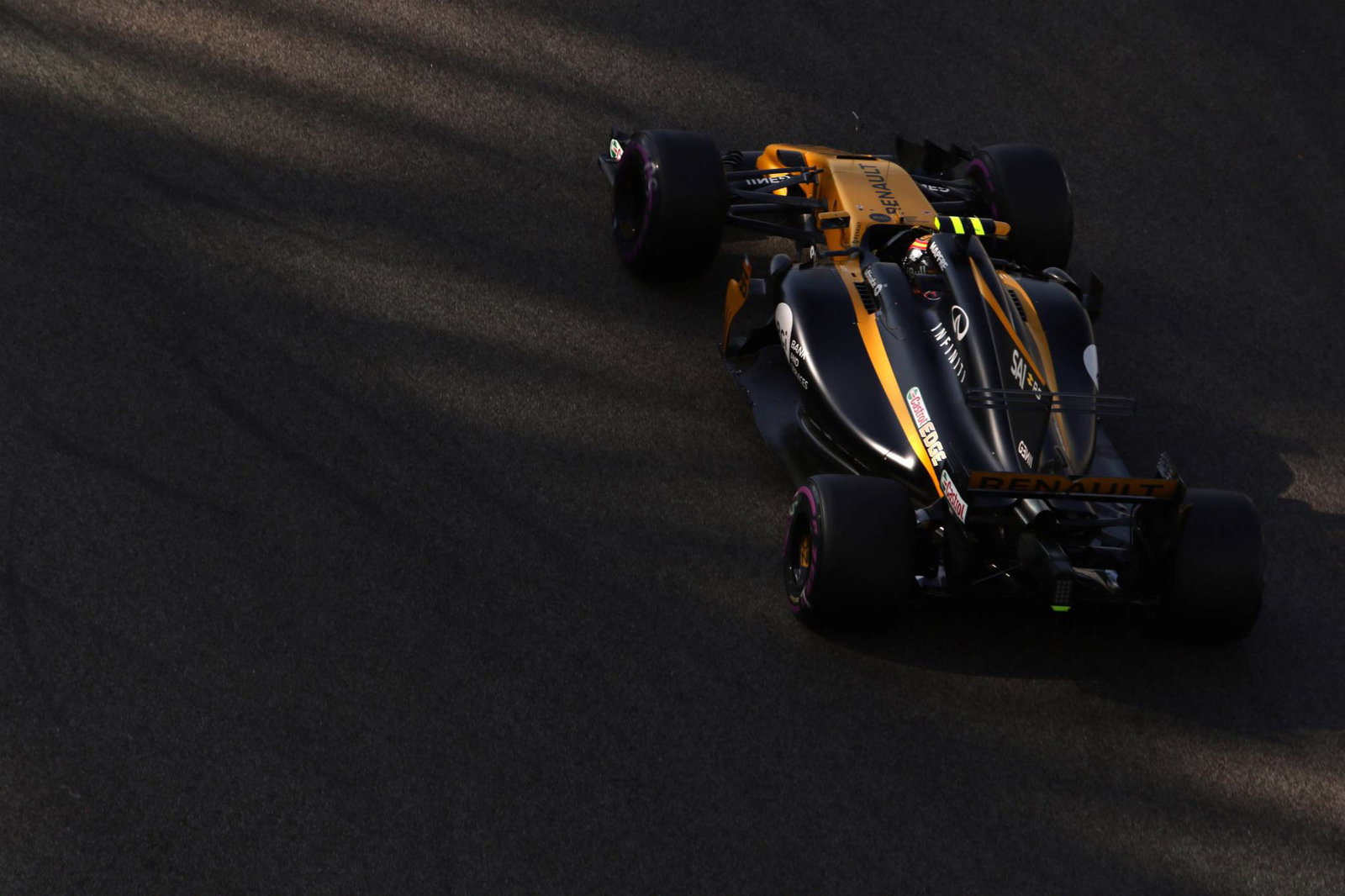 Toro Rosso, Sauber run track debuts for F1 2018 cars