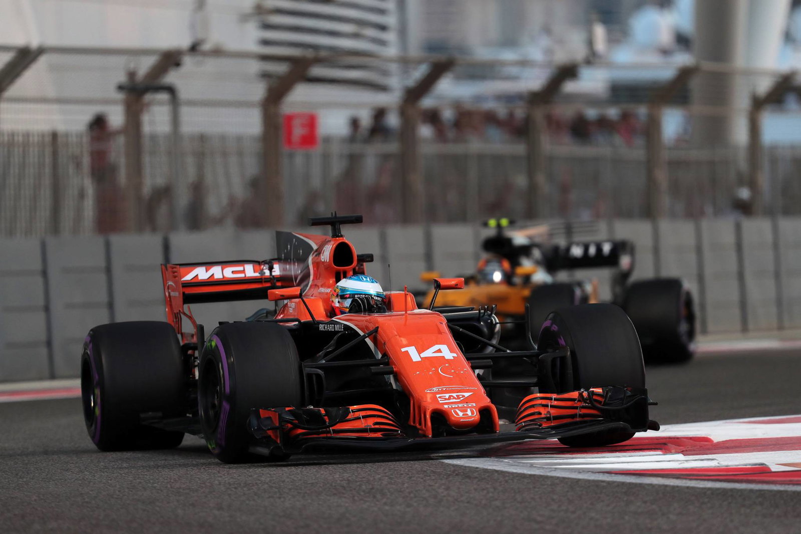 F1 Abu Dhabi GP: Hydraulics issue ends Ricciardo’s 2017 on low note