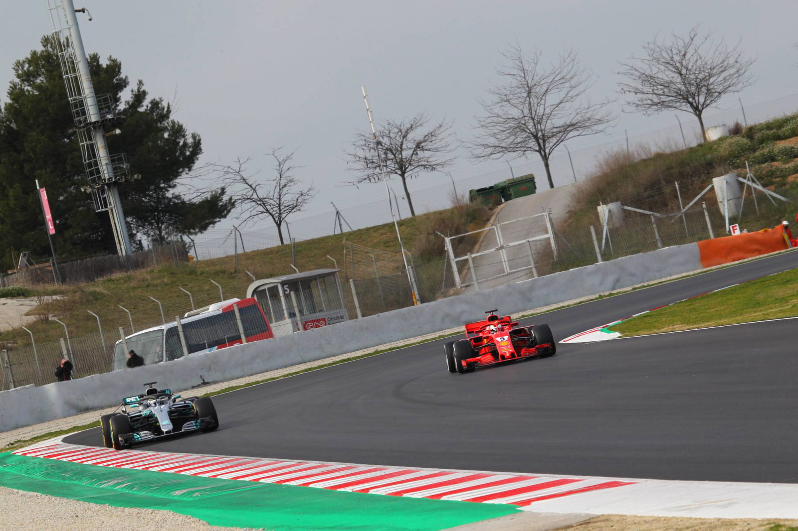 Pirelli: Tes F1 split di Barcelona dan Bahrain 