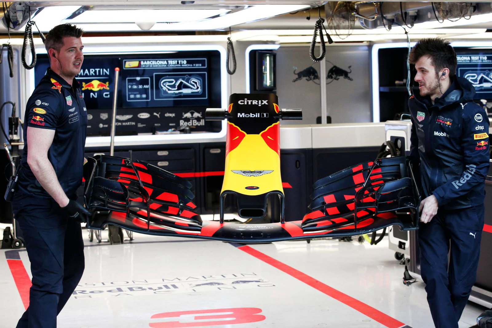 Hamilton up for three-team F1 title fight in 2018