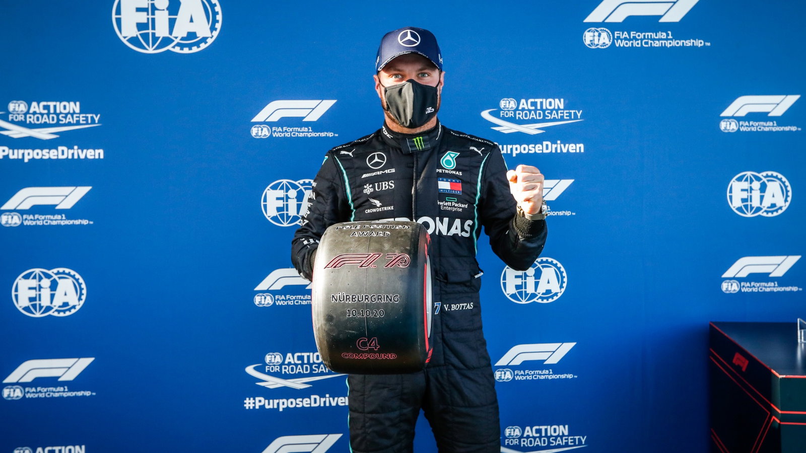 Valtteri Bottas (FIN) Mercedes AMG F1 celebrates with the Pirelli Pole Position award.