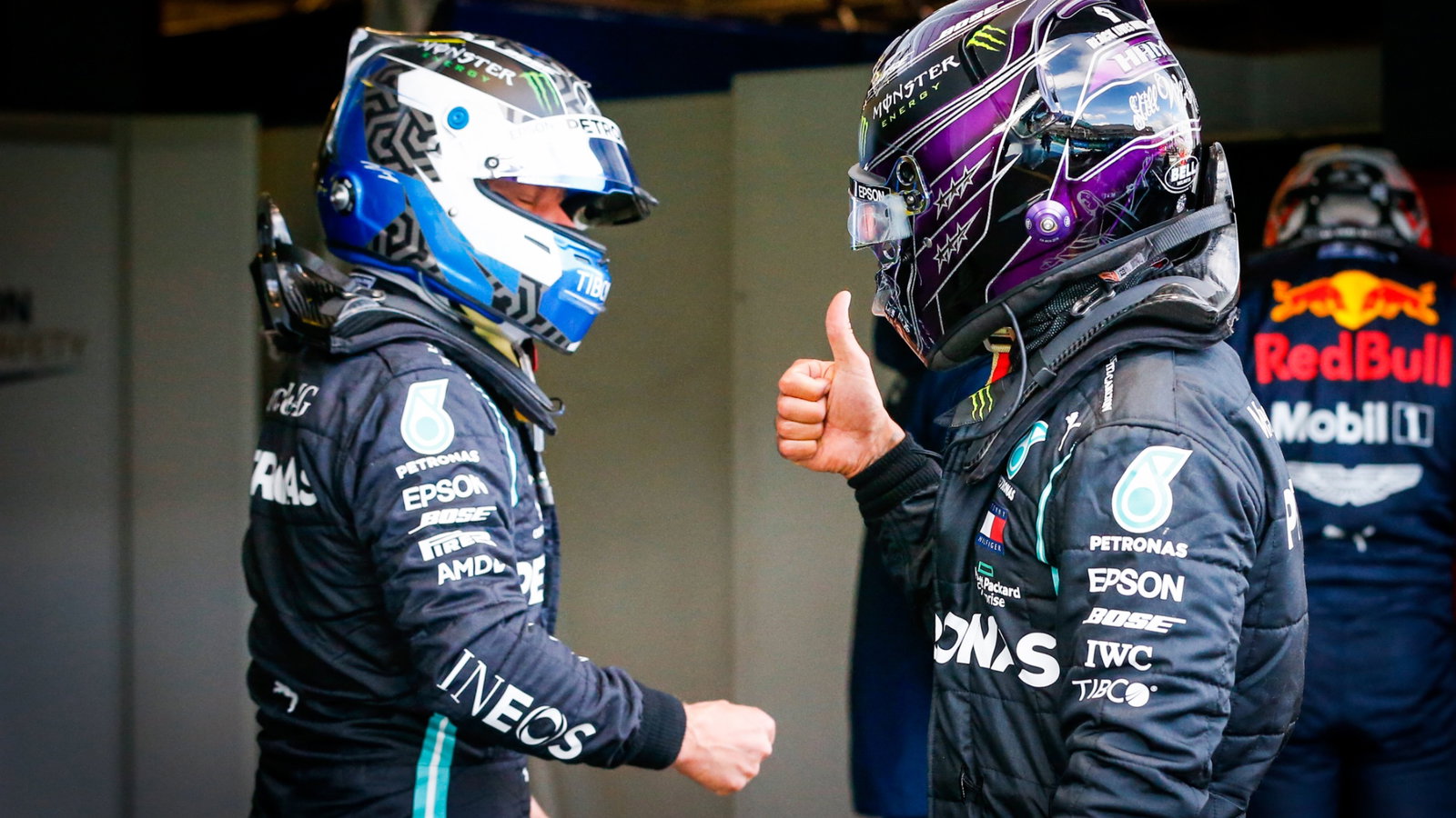 (L to R): Valtteri Bottas (FIN) Mercedes AMG F1 celebrates his pole position in qualifying parc ferme with second placed team mate Lewis Hamilton (GBR) Mercedes AMG F1.
