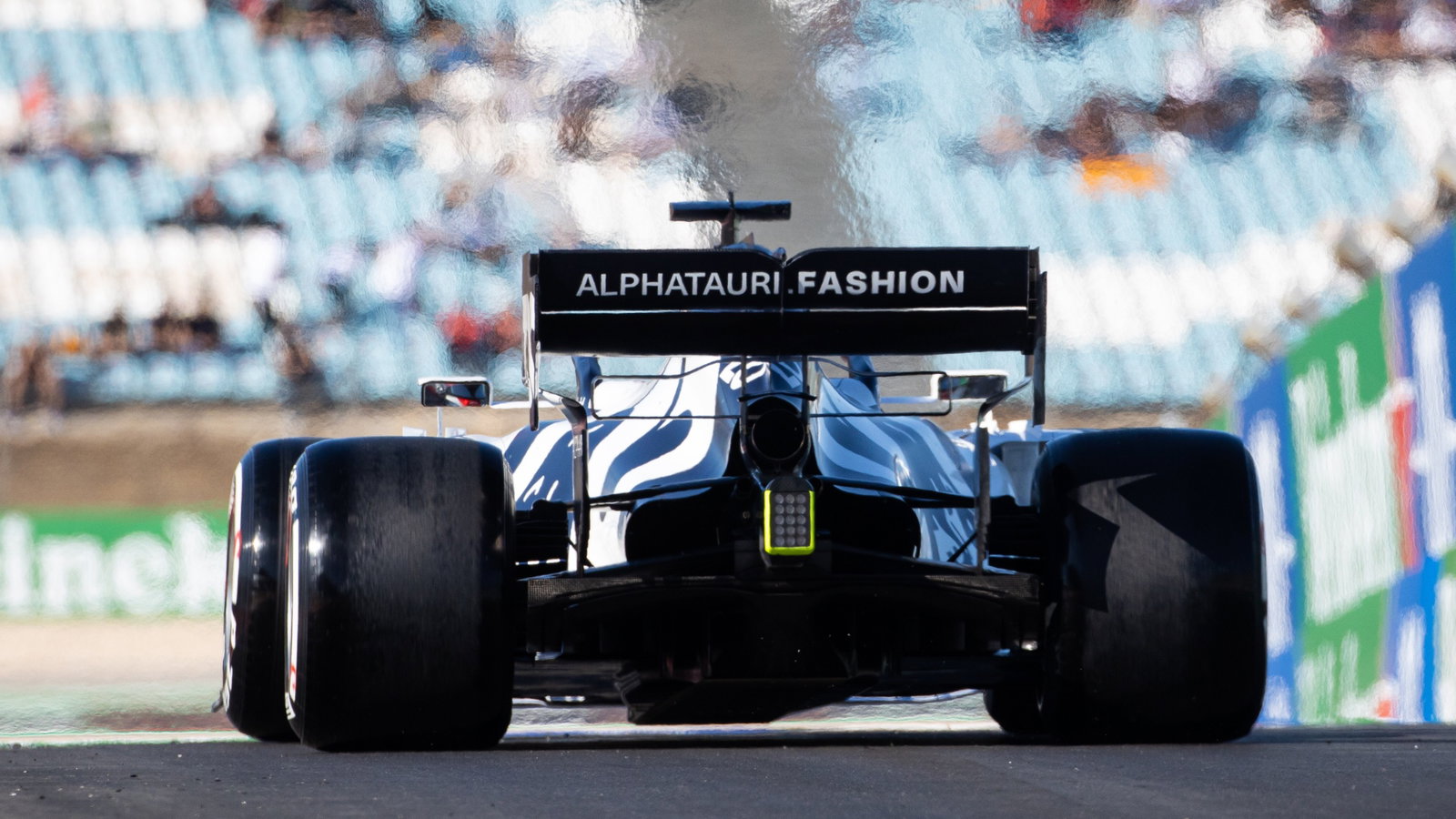 Daniil Kvyat (RUS) AlphaTauri AT01.