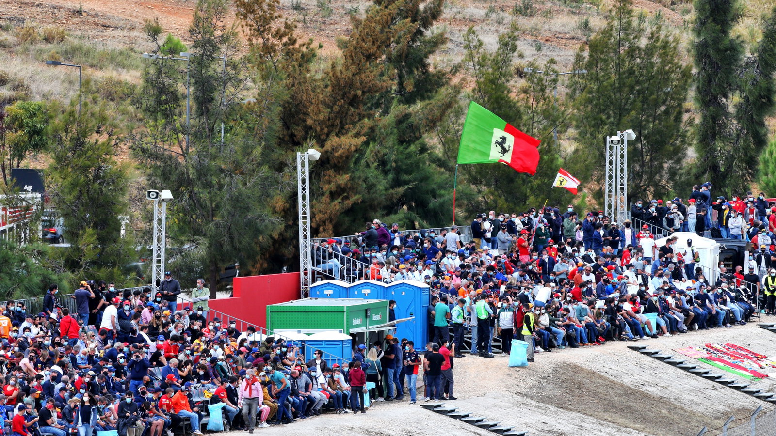 Circuit atmosphere - fans in the grandstand.
