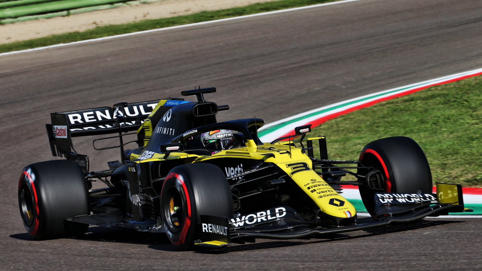 Daniel Ricciardo (AUS) Renault F1 Team RS20.