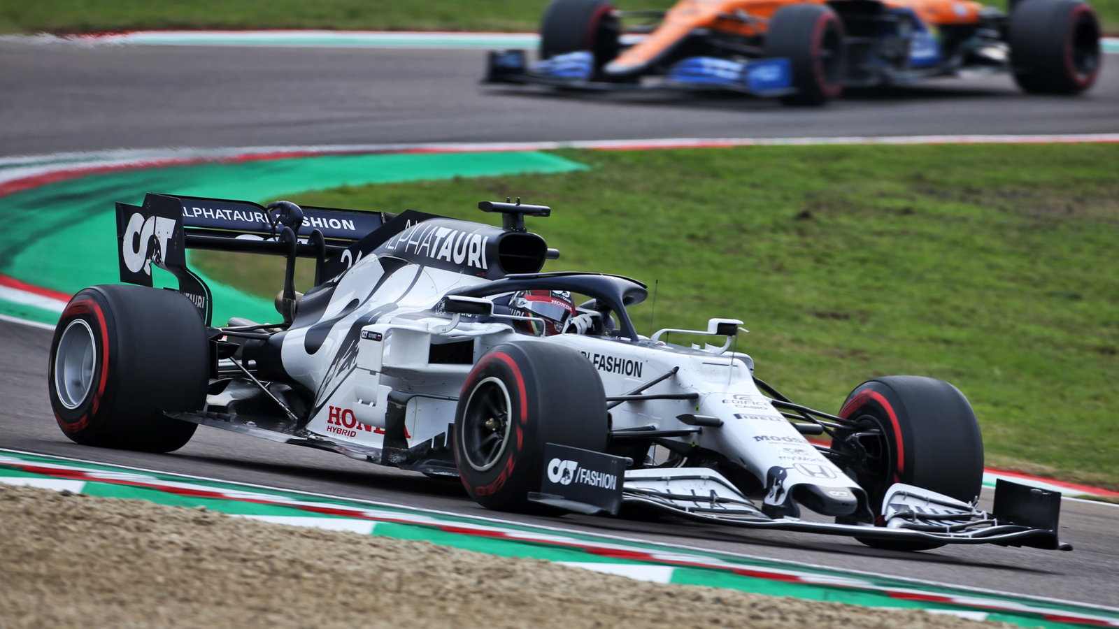 Daniil Kvyat (RUS) AlphaTauri AT01.