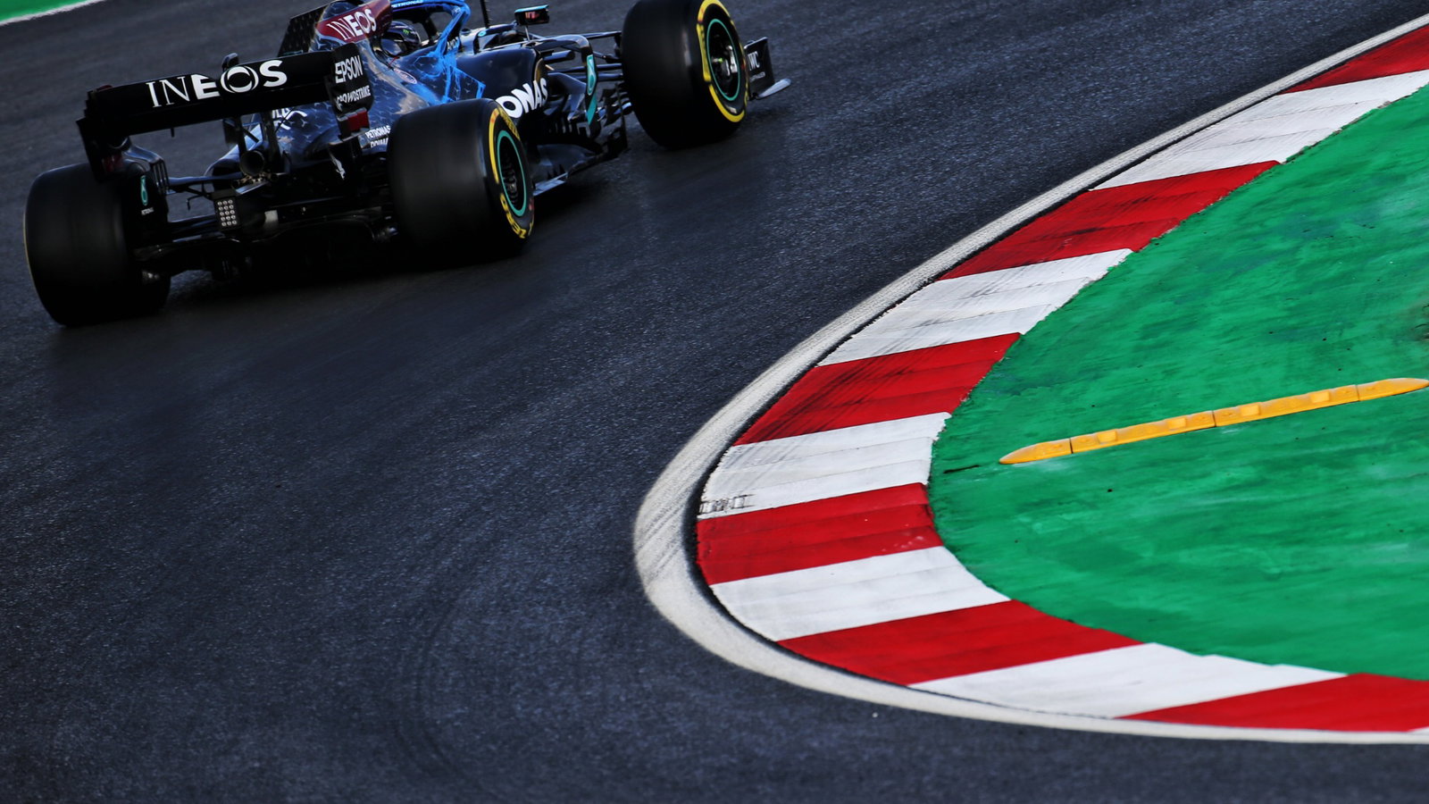 Lewis Hamilton (GBR) Mercedes AMG F1 W11.