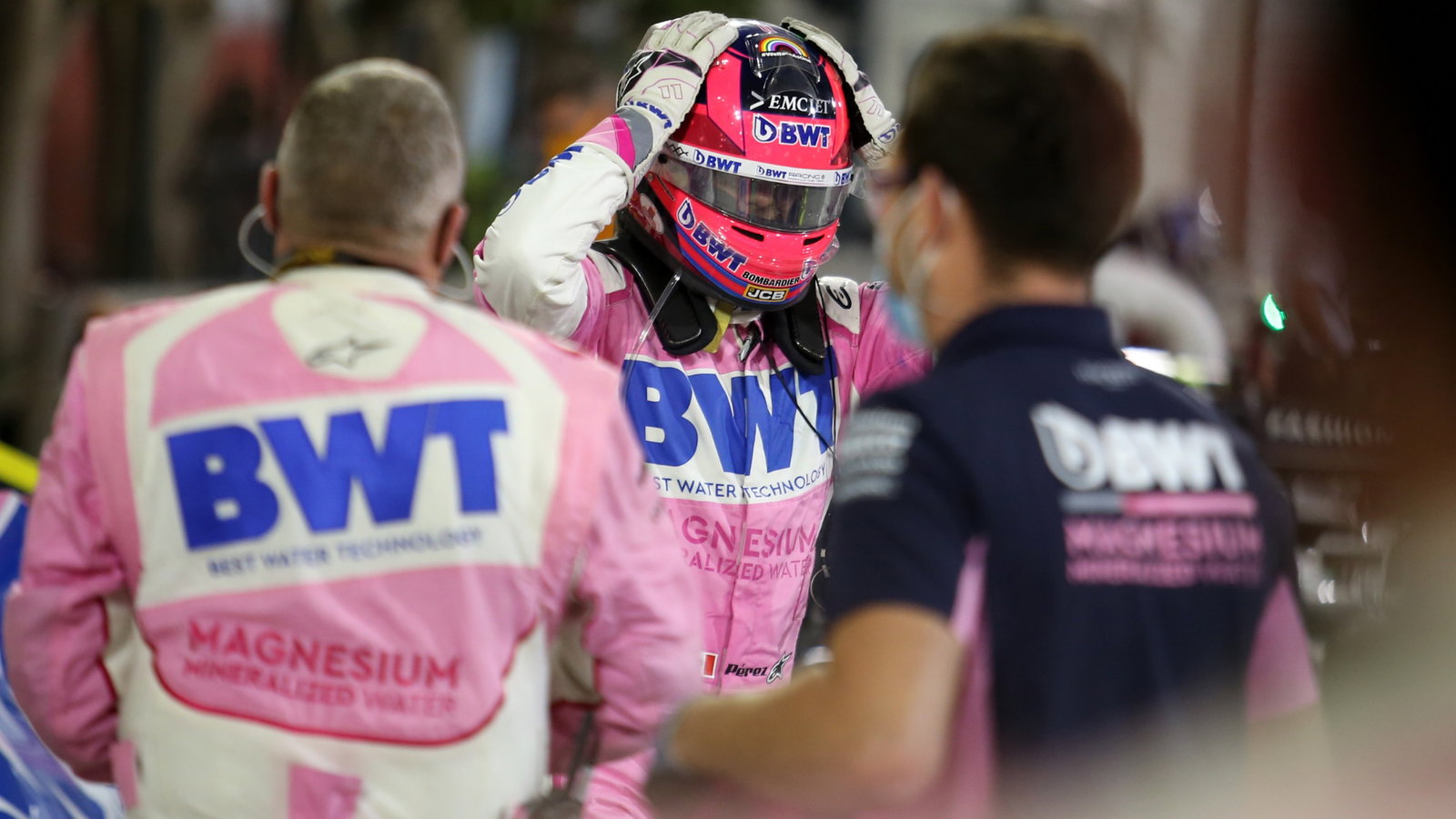 Race winner Sergio Perez (MEX) Racing Point F1 Team celebrates with the team in parc ferme.