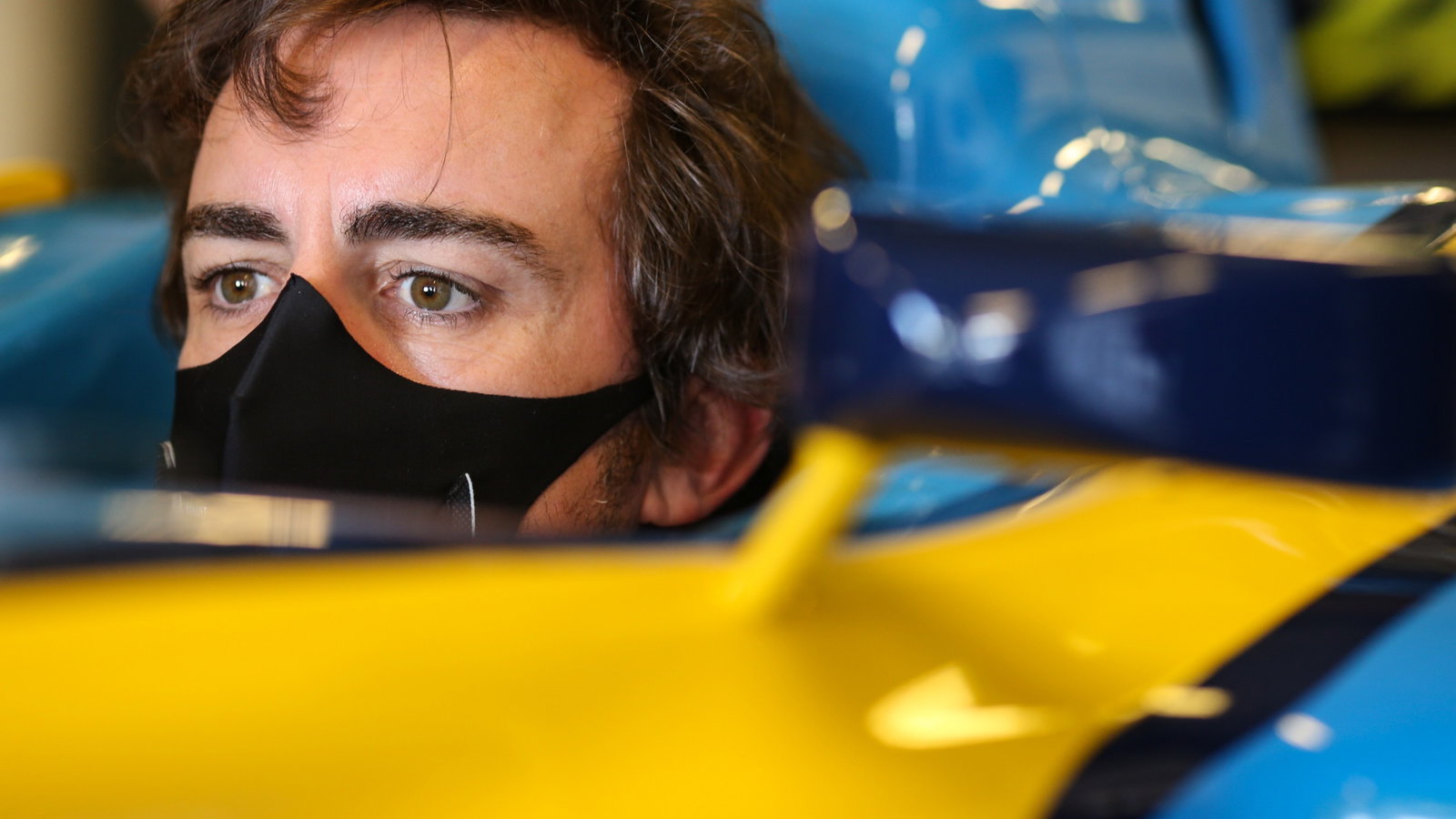 Fernando Alonso (ESP) Renault F1 Team in the 2005 Renault R25.