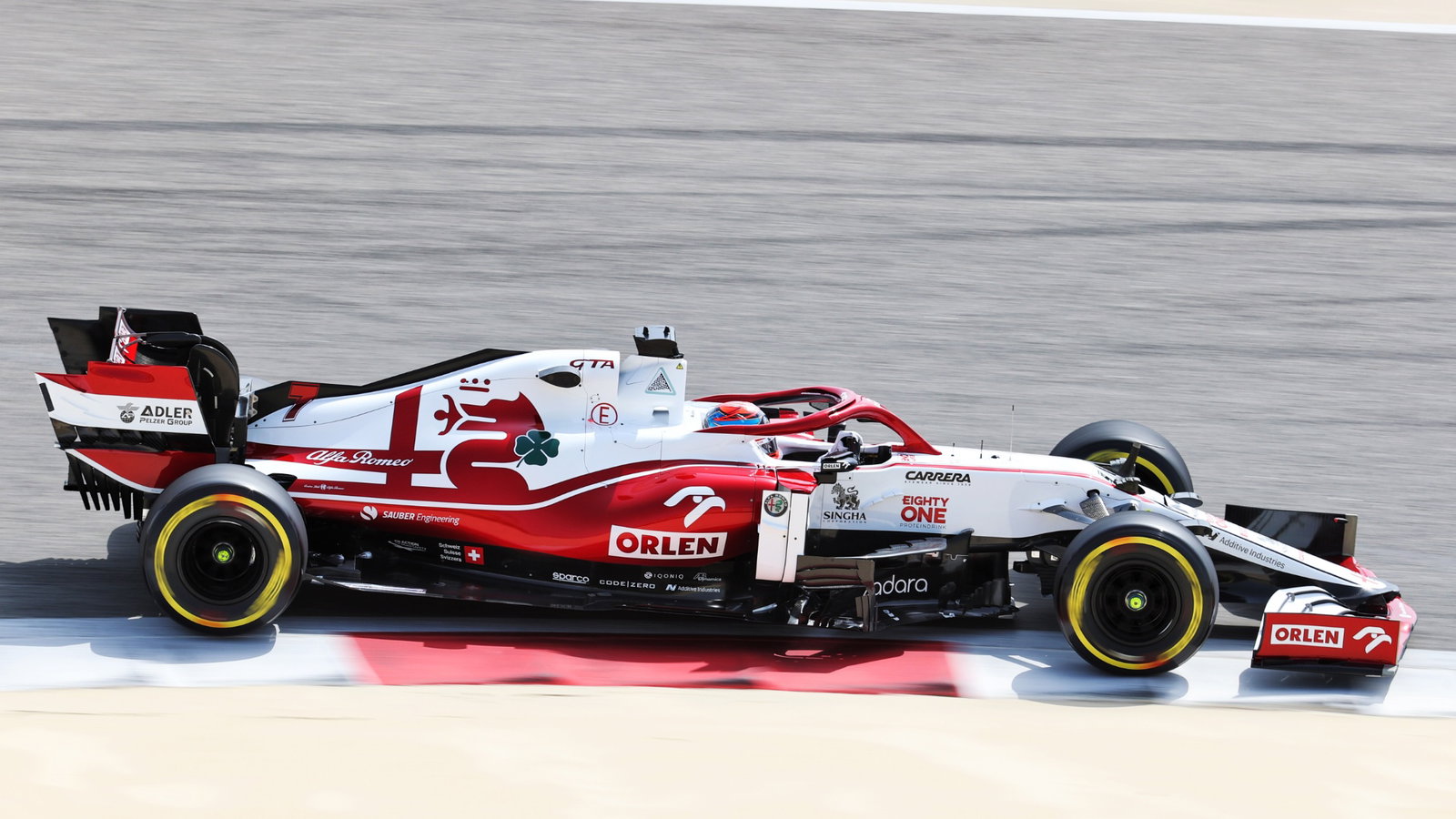 Kimi Raikkonen (FIN) Alfa Romeo Racing C41.