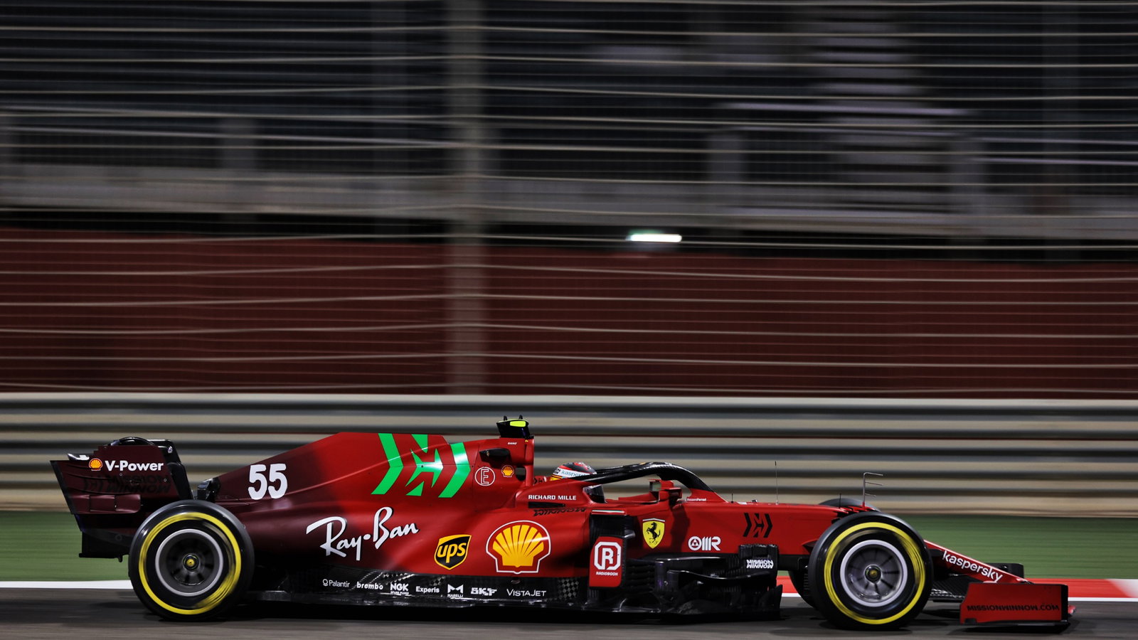 Charles Leclerc (MON) Ferrari SF-21.